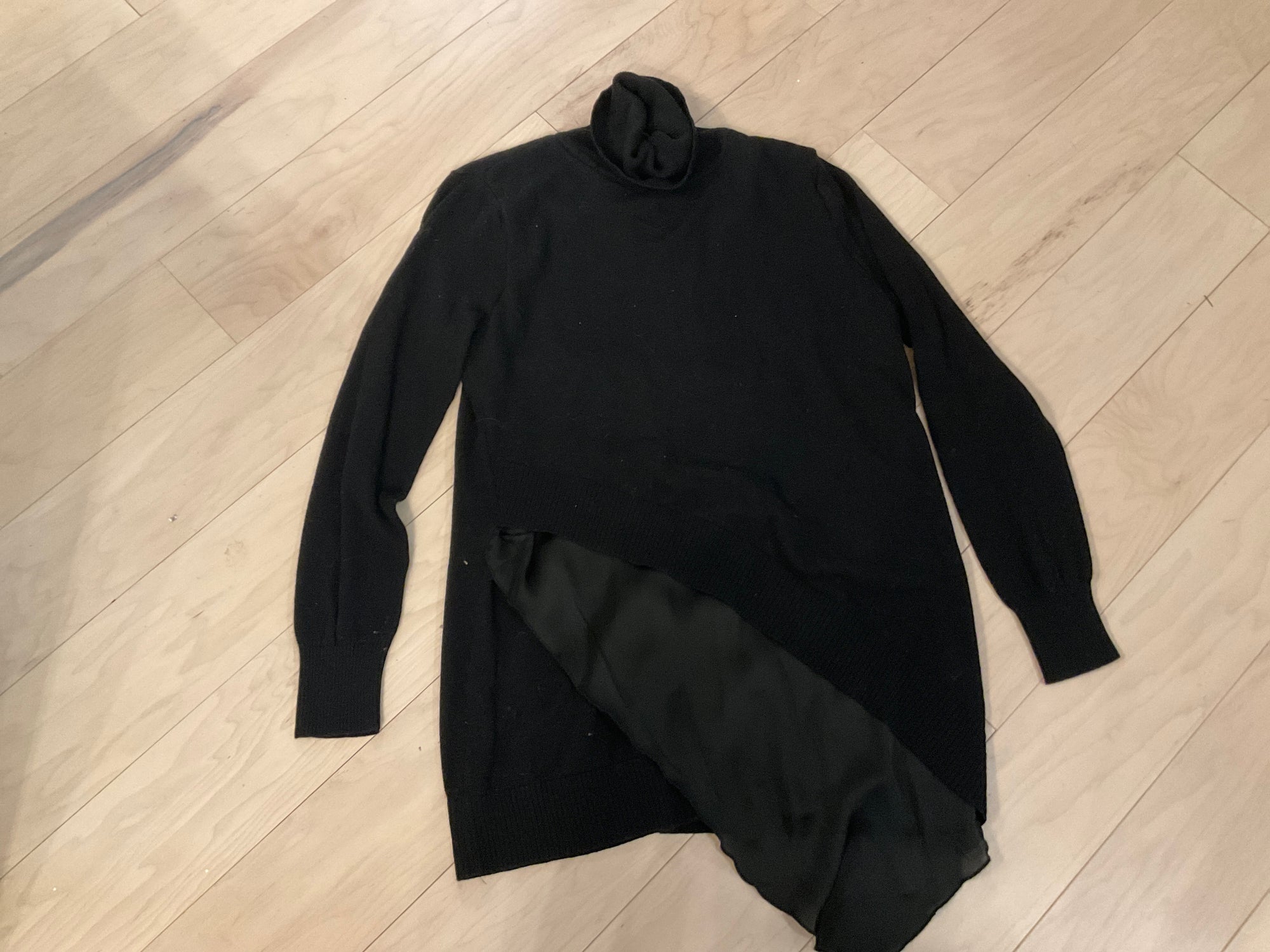 {{ClientCode}} BLACK  Sweater, SMALL