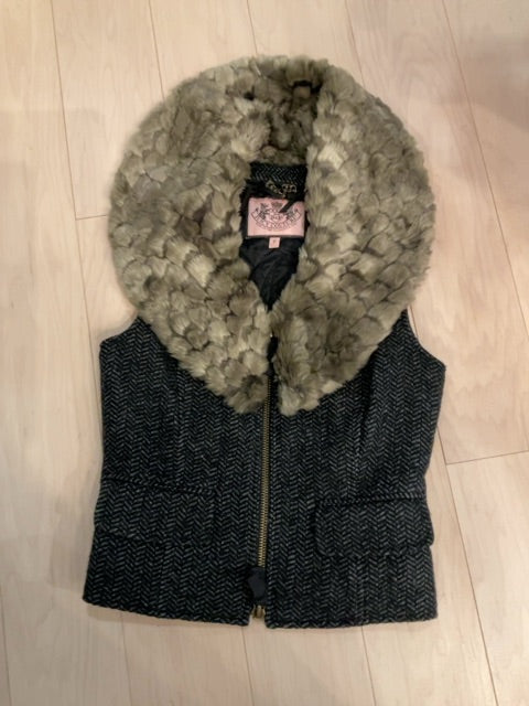 {{ClientCode}} BROWN JUICY COUTURE VEST, S