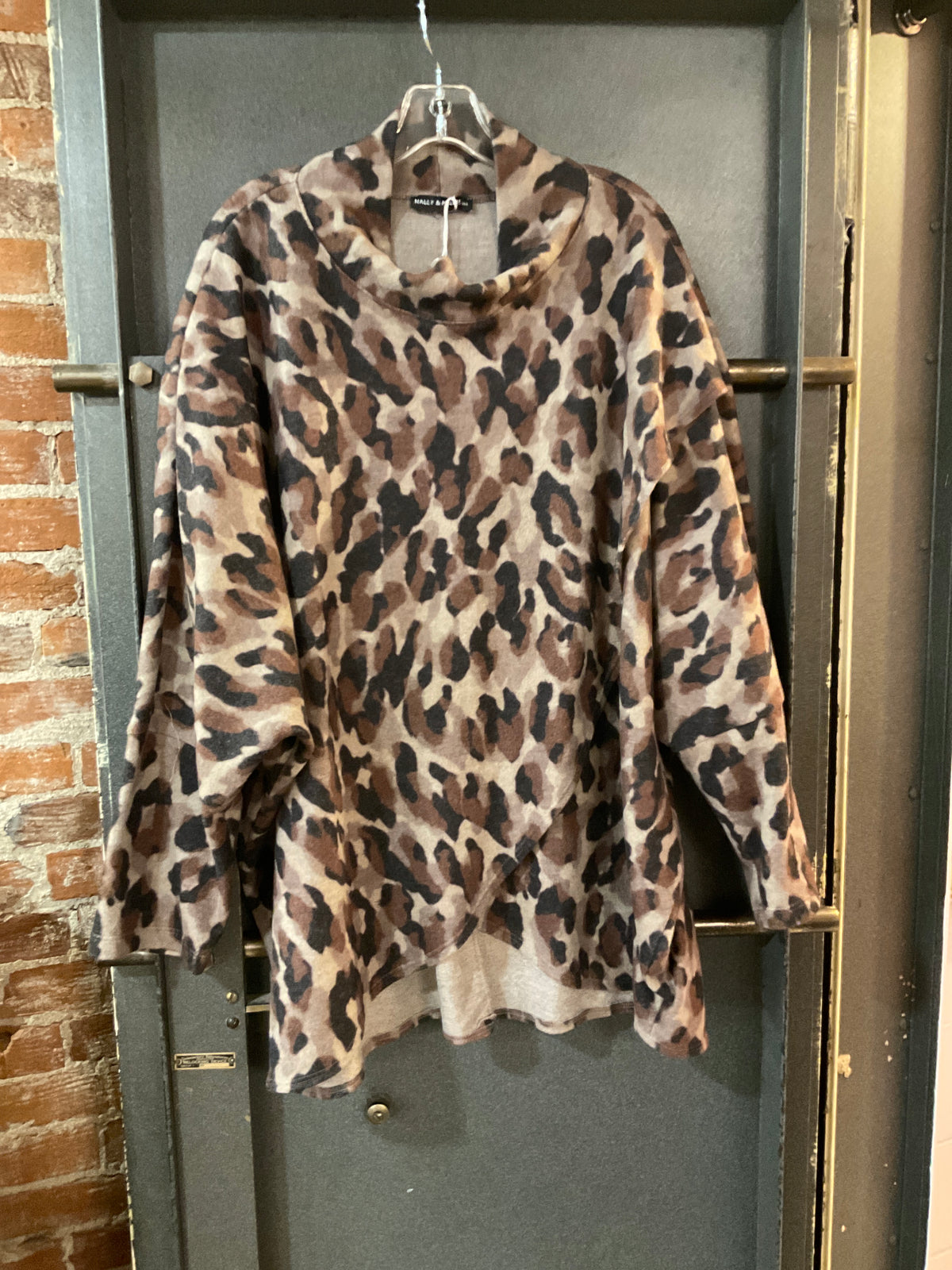 LEOPARD NALLY &amp; MILLIE LONG SLEEVE SHIRT 2XL