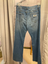 Load image into Gallery viewer, {{Client Code}} LIGHT WASH UNKNOWN JEANS, L
