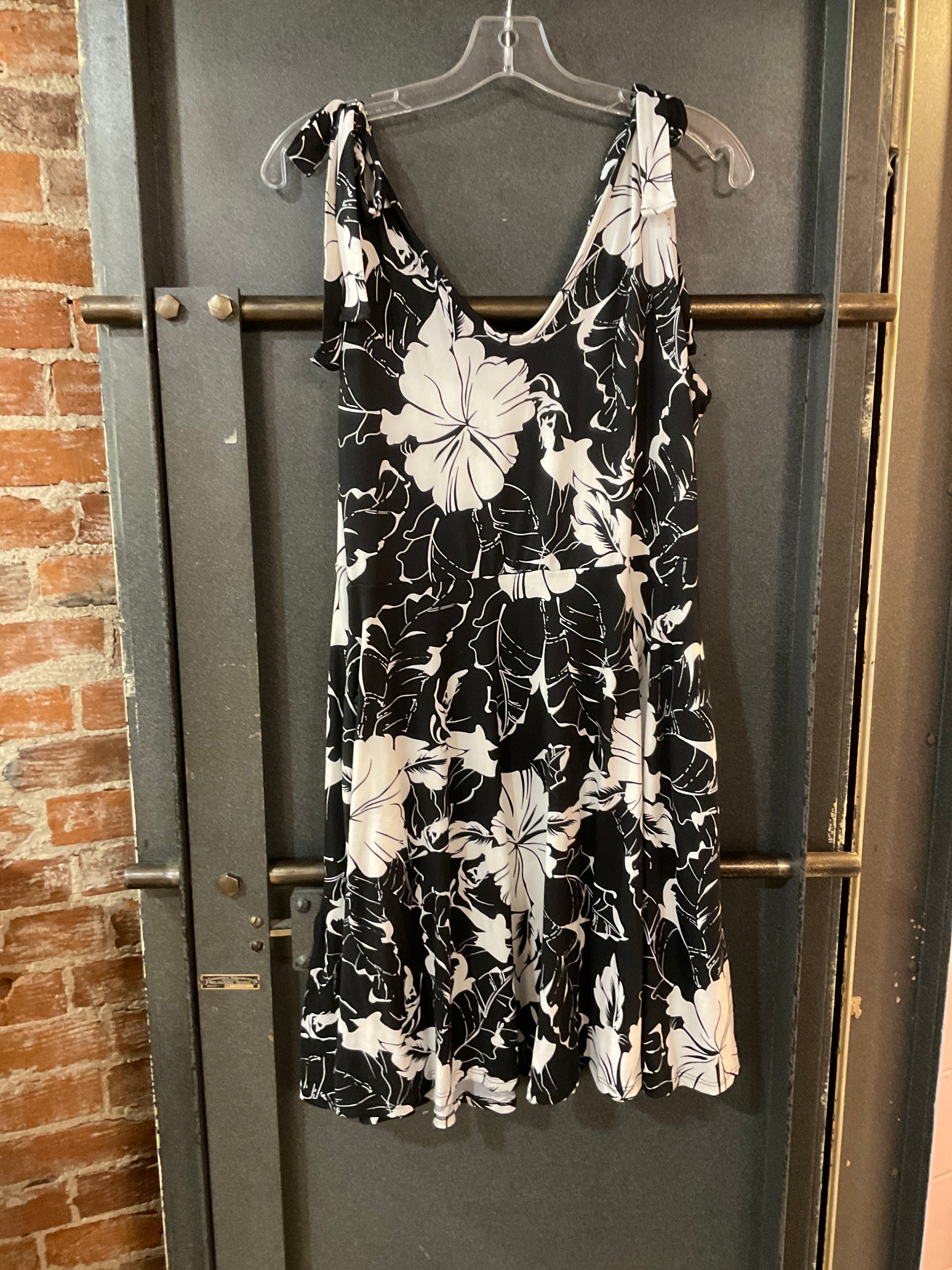 BLACK/WHITE FLORAL White Birch DRESS L