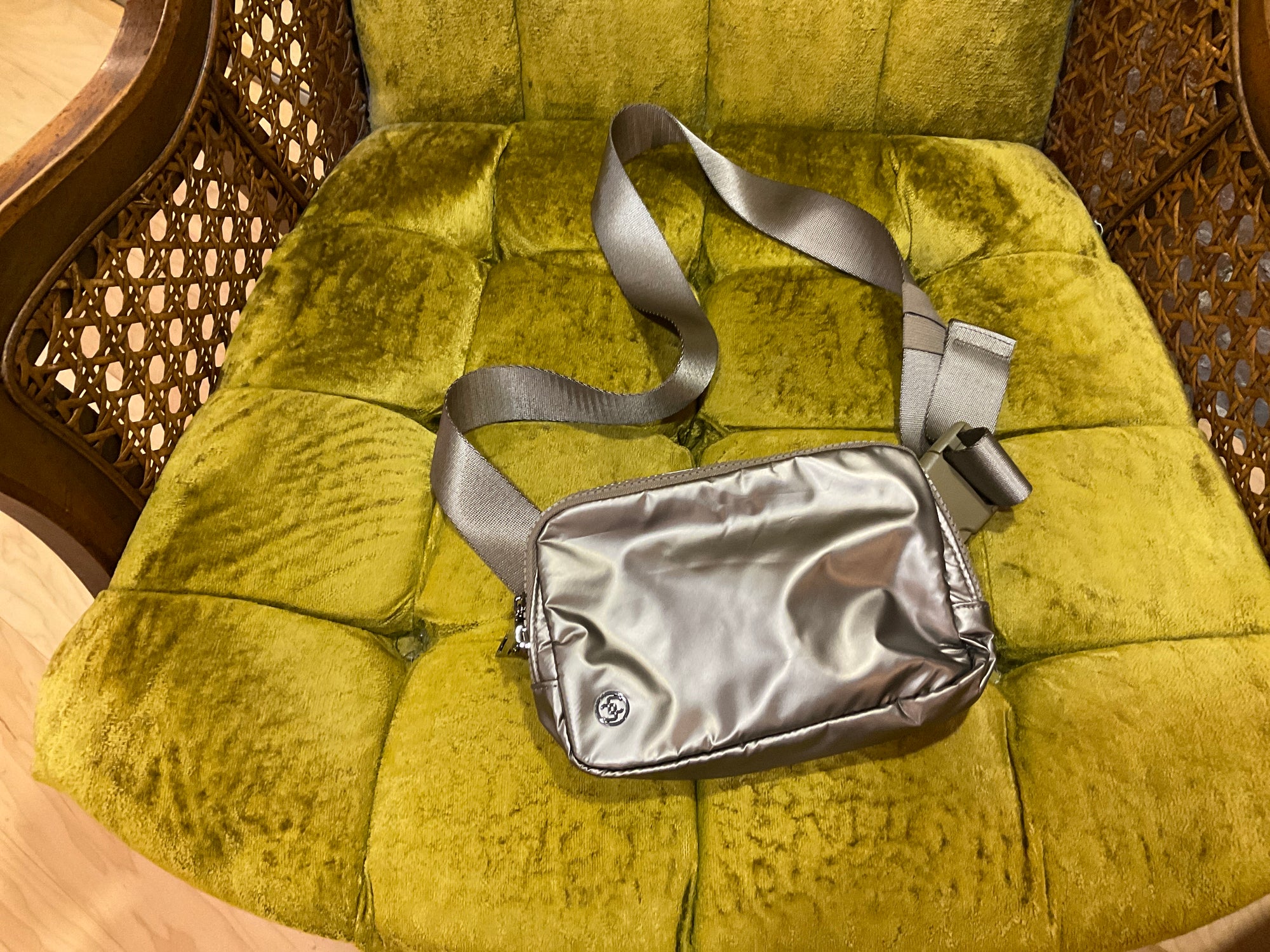 GOLD CHICOS CROSSBODY BAG