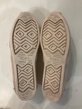 Load image into Gallery viewer, {{ClientCode}} TAN TOMS SHOE, 8
