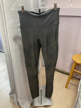 Load image into Gallery viewer, {{ClientCode}} GREY SPANX LEGGINGS, S
