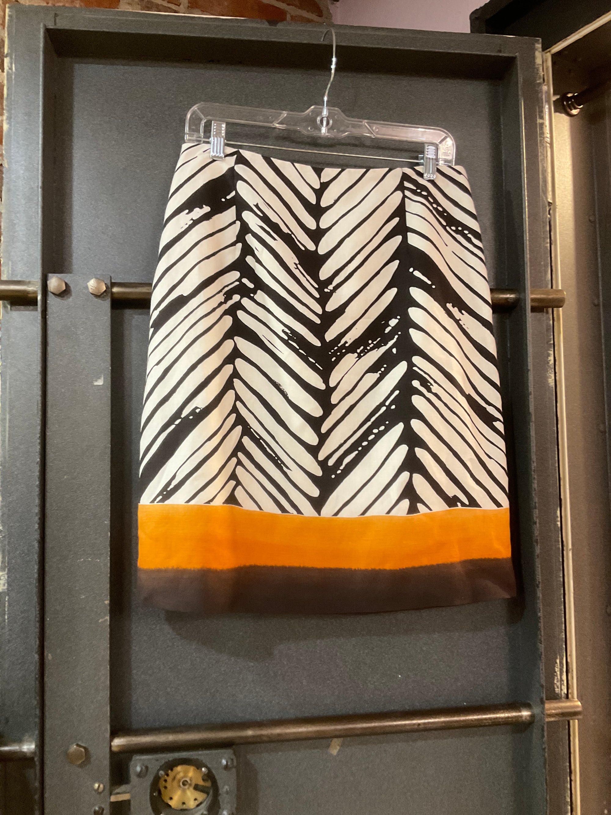 BLACK/WHITE PATTERN CARLISLE SKIRT 4