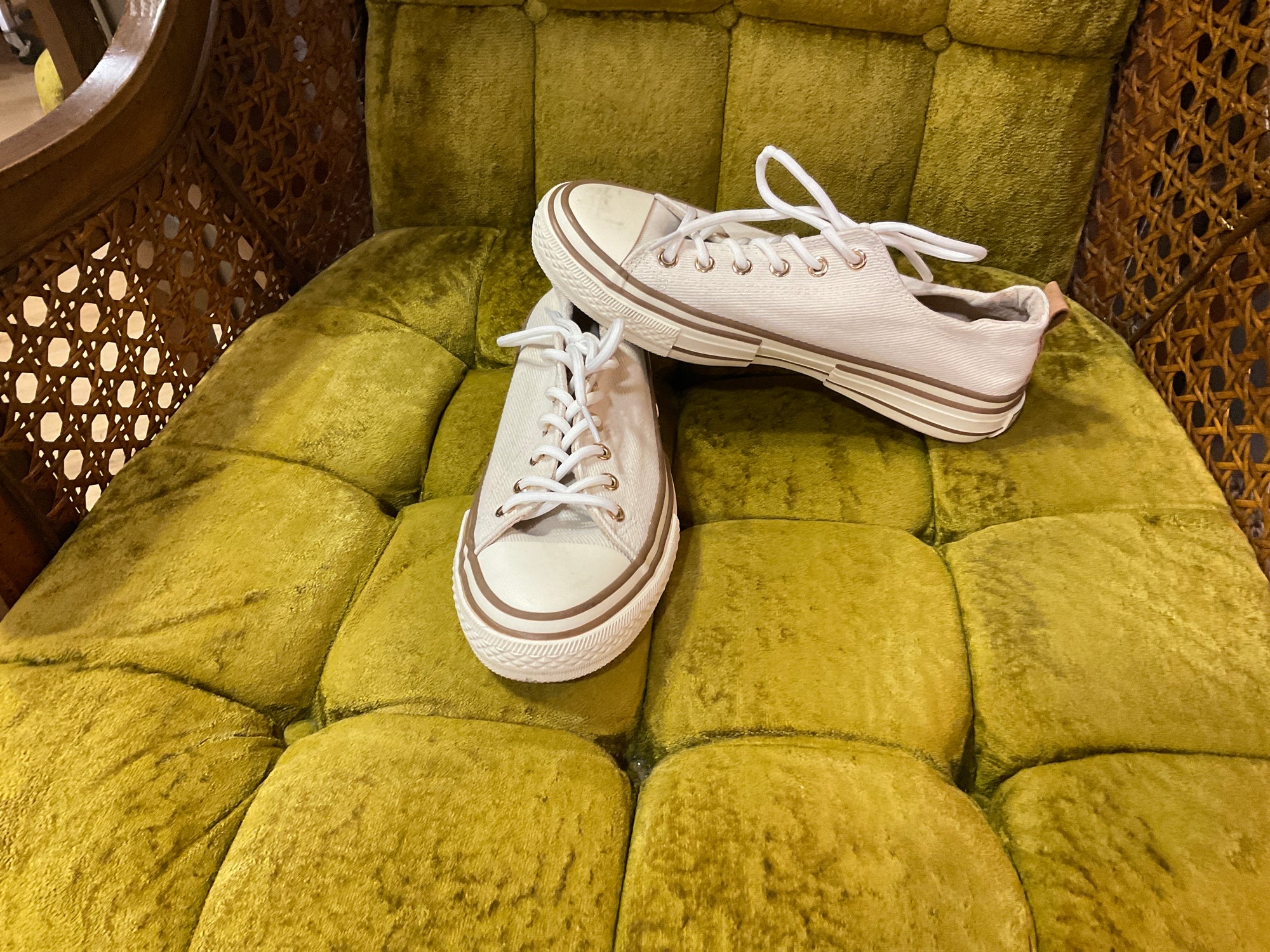 CREAM VERY G SHOE 8.5