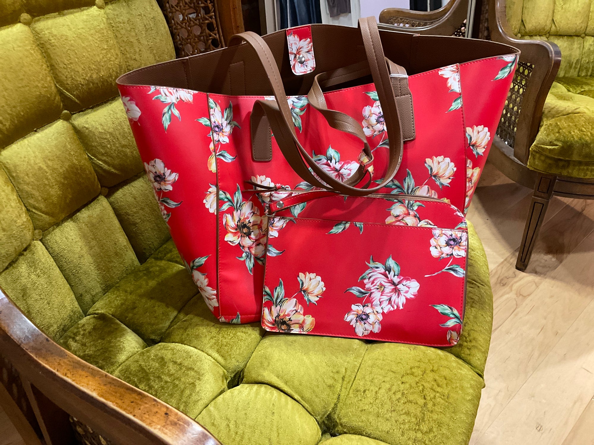 RED FLORAL UNKNOWN BAG