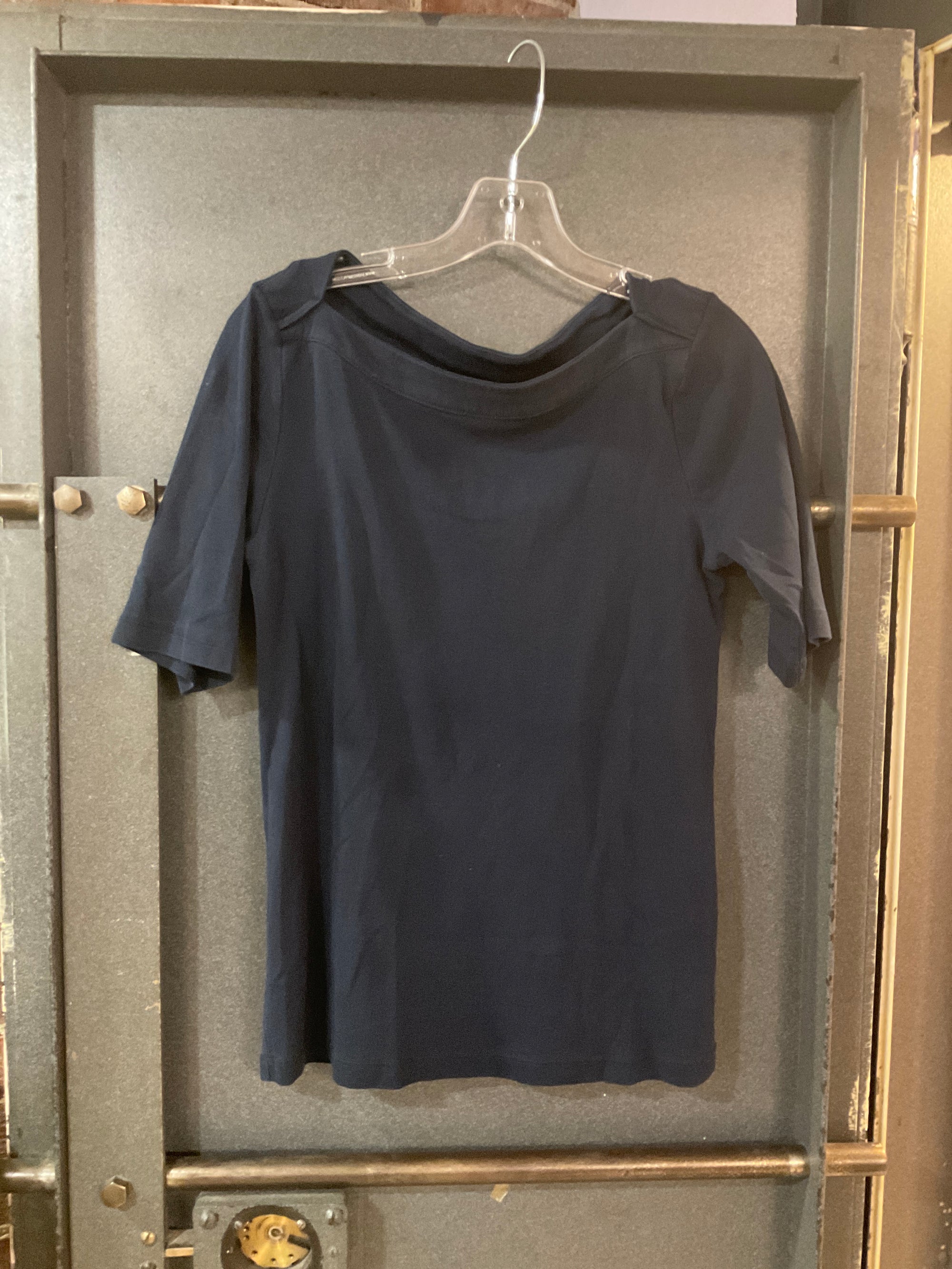 NAVY GRACE SHORT SLEEVE SHIRT L