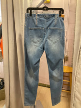 Load image into Gallery viewer, {{Client Code}} LIGHT WASH CENIA JEANS, 10
