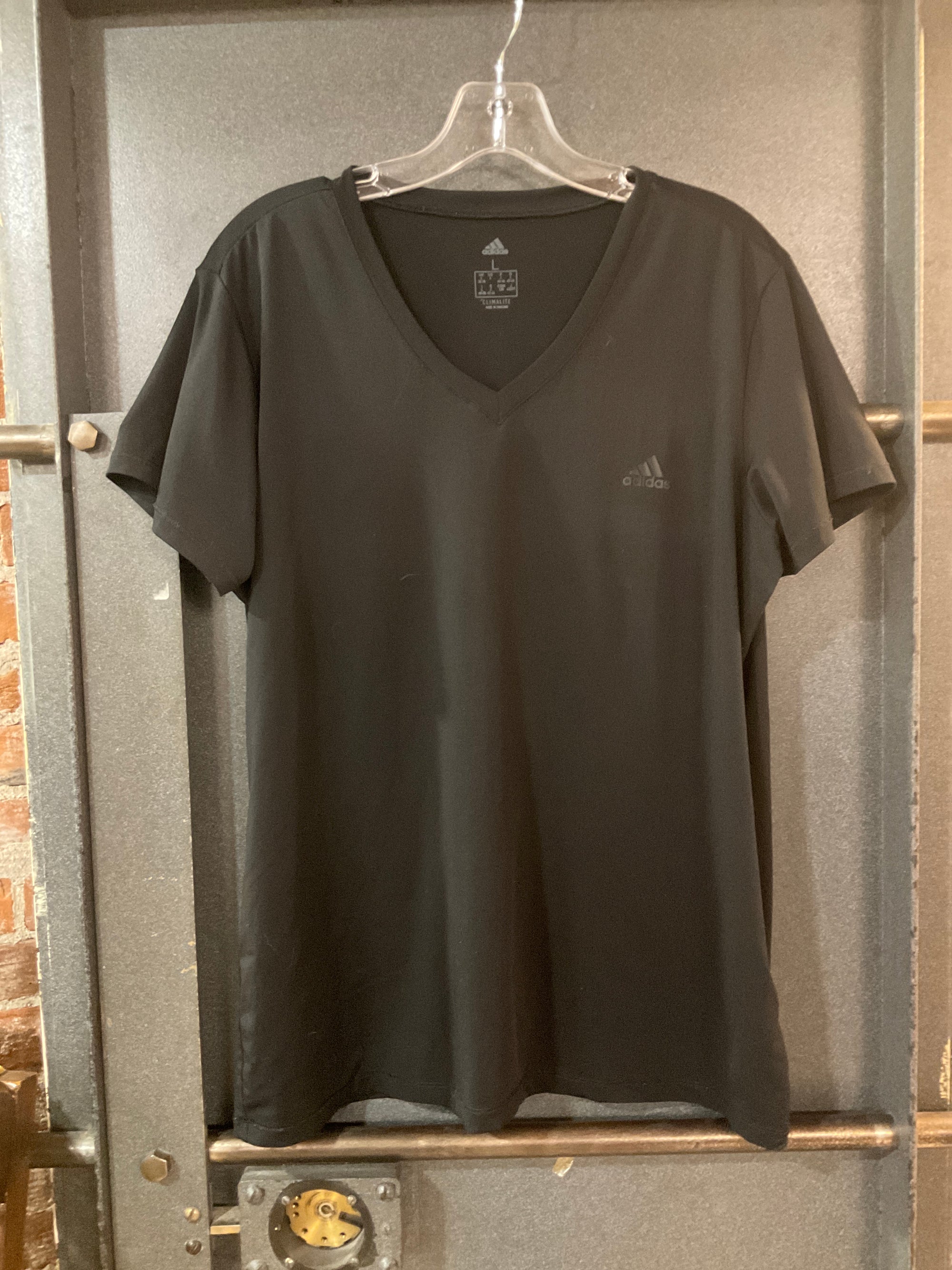 BLACK ADIDAS SHORT SLEEVE SHIRT L