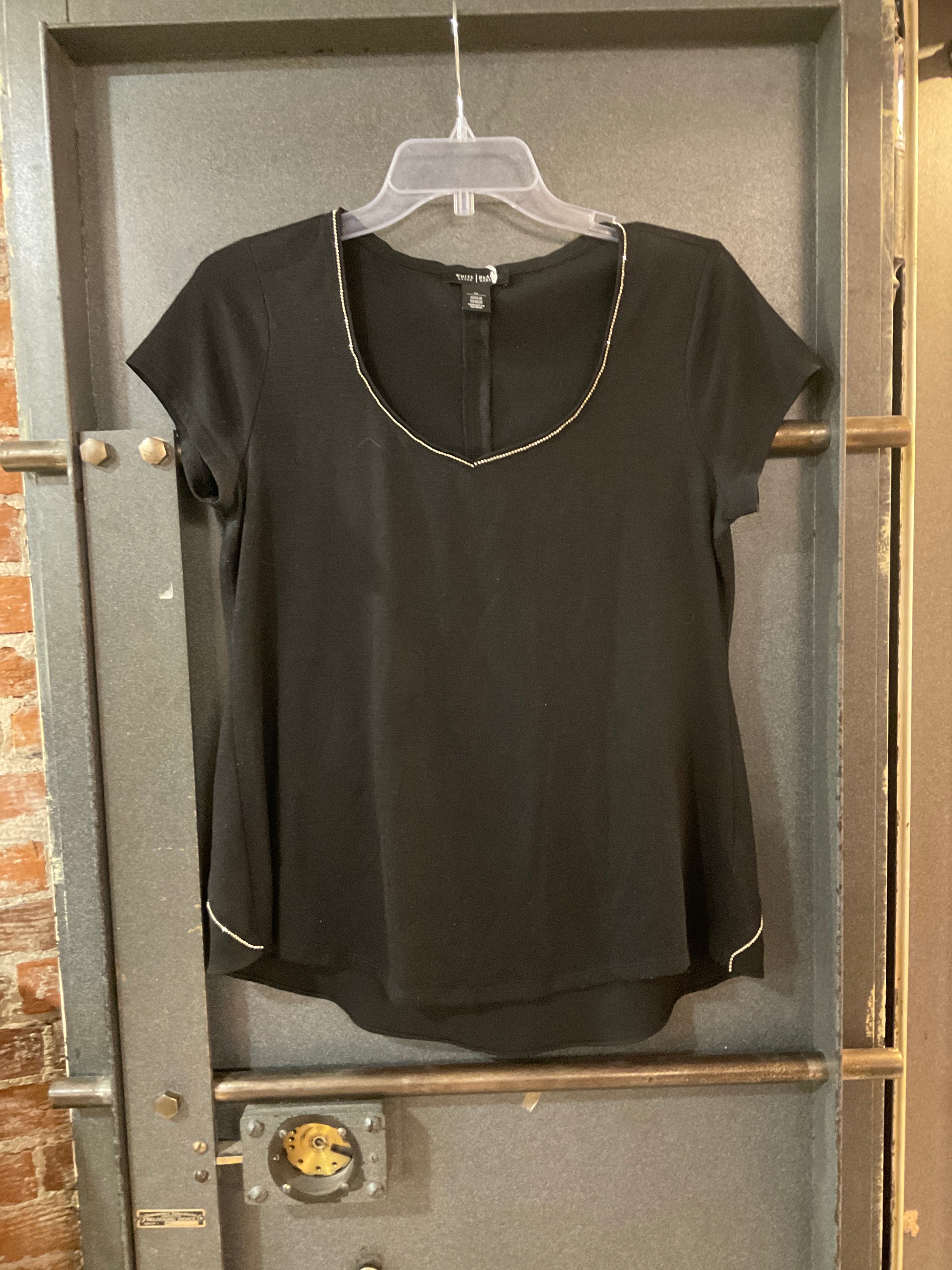 BLACK WHITE HOUSE BLACK MARKET SHORT SLEEVE SHIRT M
