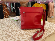 Load image into Gallery viewer, {{ClientCode}} RED GIANI BERNINI CROSSBODY PURSE
