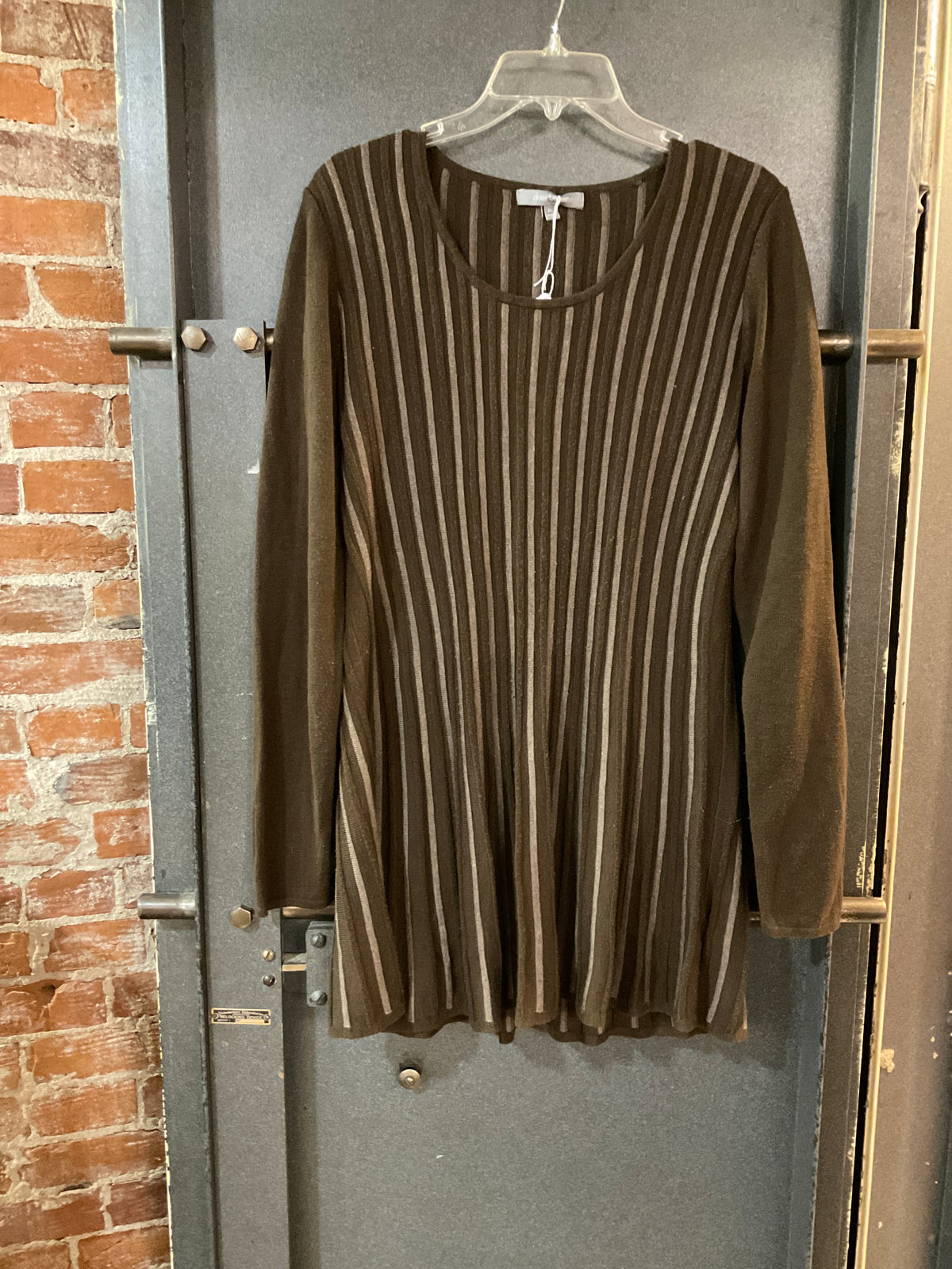 BROWN DAISY FUENTES LONG SLEEVE SHIRT XL