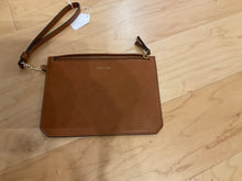 Load image into Gallery viewer, {{Client Code}} BROWN ANNE KLEIN wristlet
