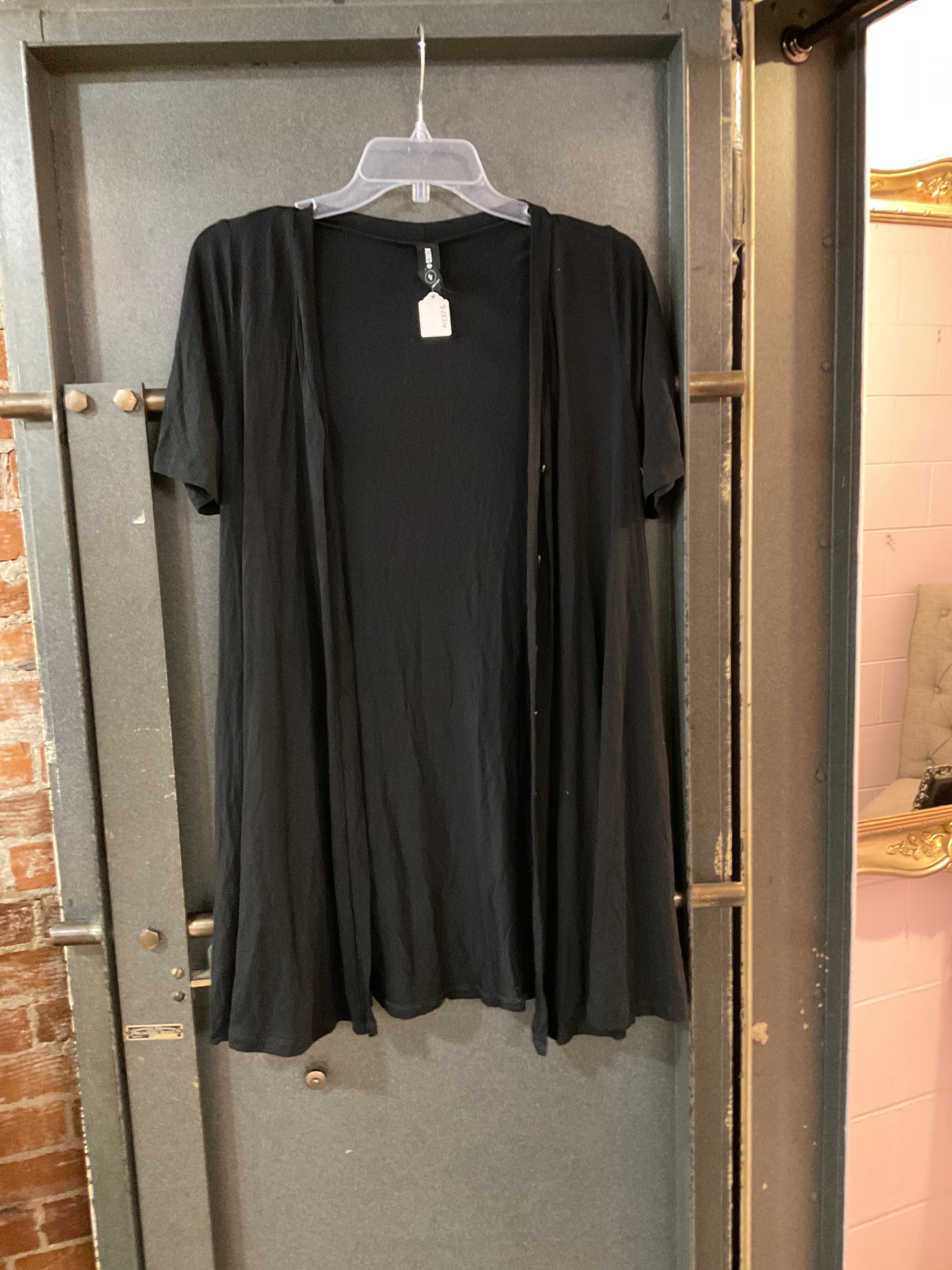 BLACK Agnes &amp; Dora Short sleeve button down cardigan S