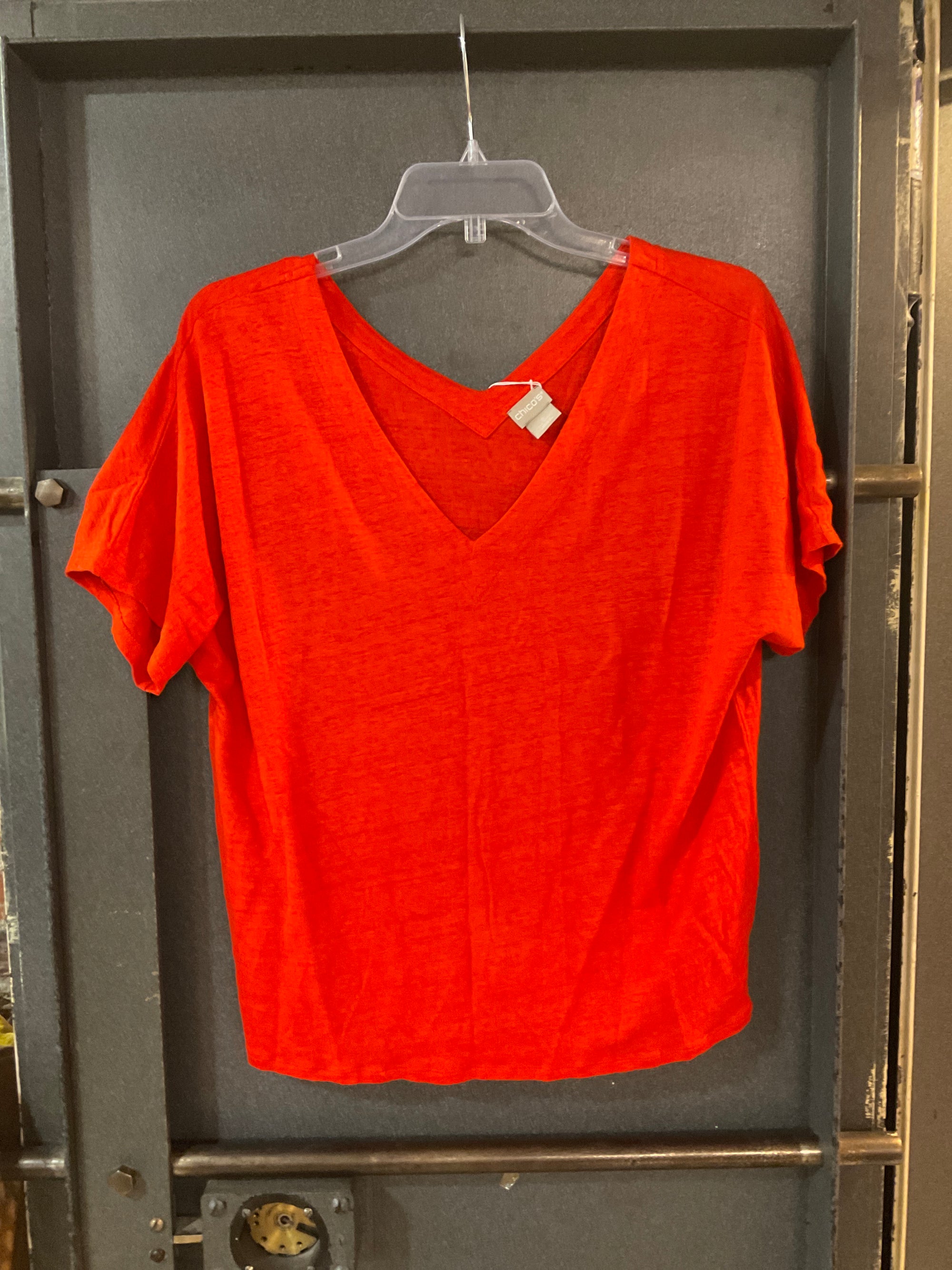 RED CHICOS SHORT SLEEVE SHIRT L