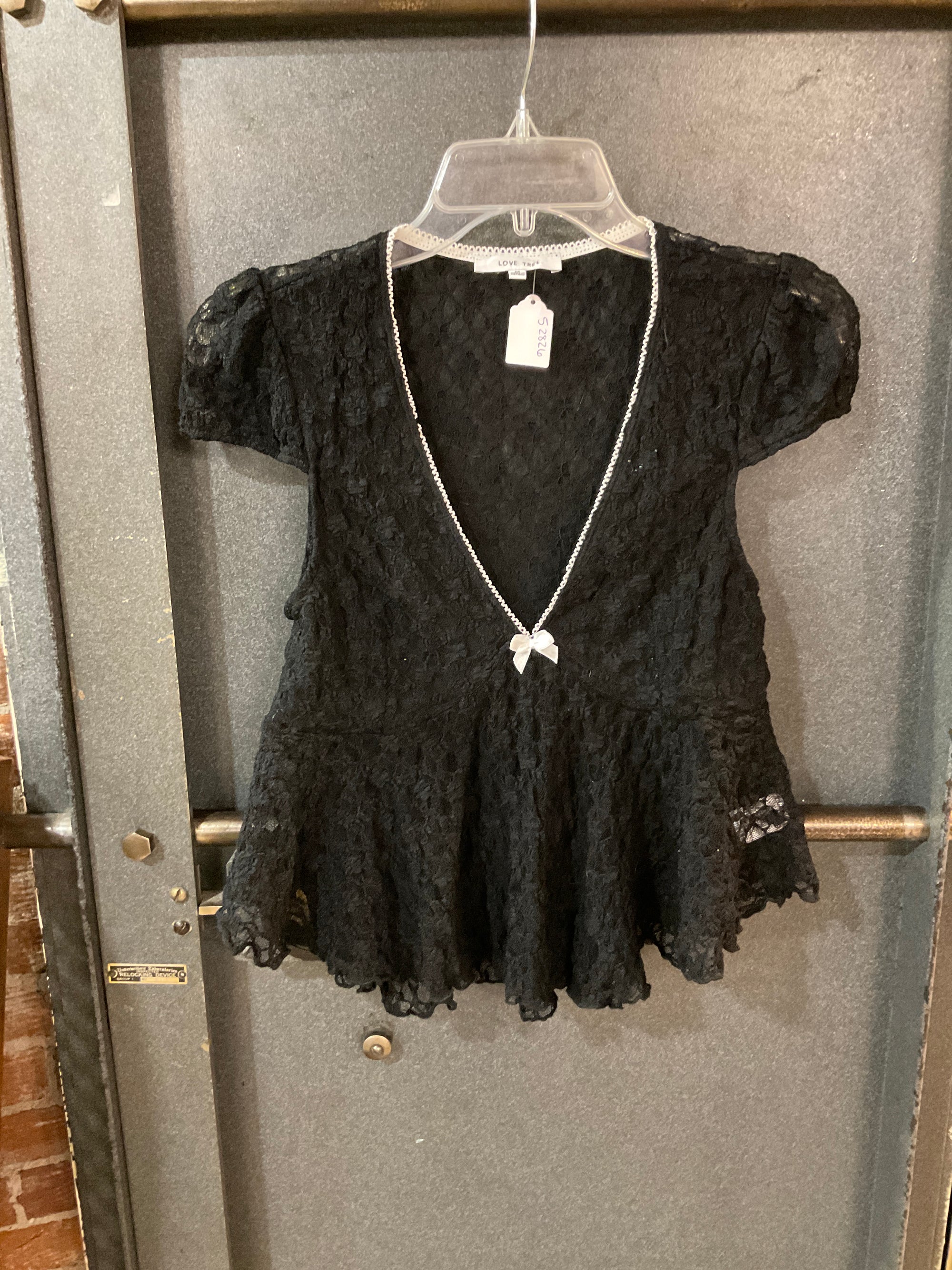 BLACK LOVE TREE SHORT SLEEVE SHIRT M