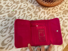 Load image into Gallery viewer, {{ClientCode}} PINK MULTI VERA BRADLEY WALLET
