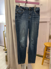 Load image into Gallery viewer, {{Client Code}} DARK 1822 DENIM JEANS, 8
