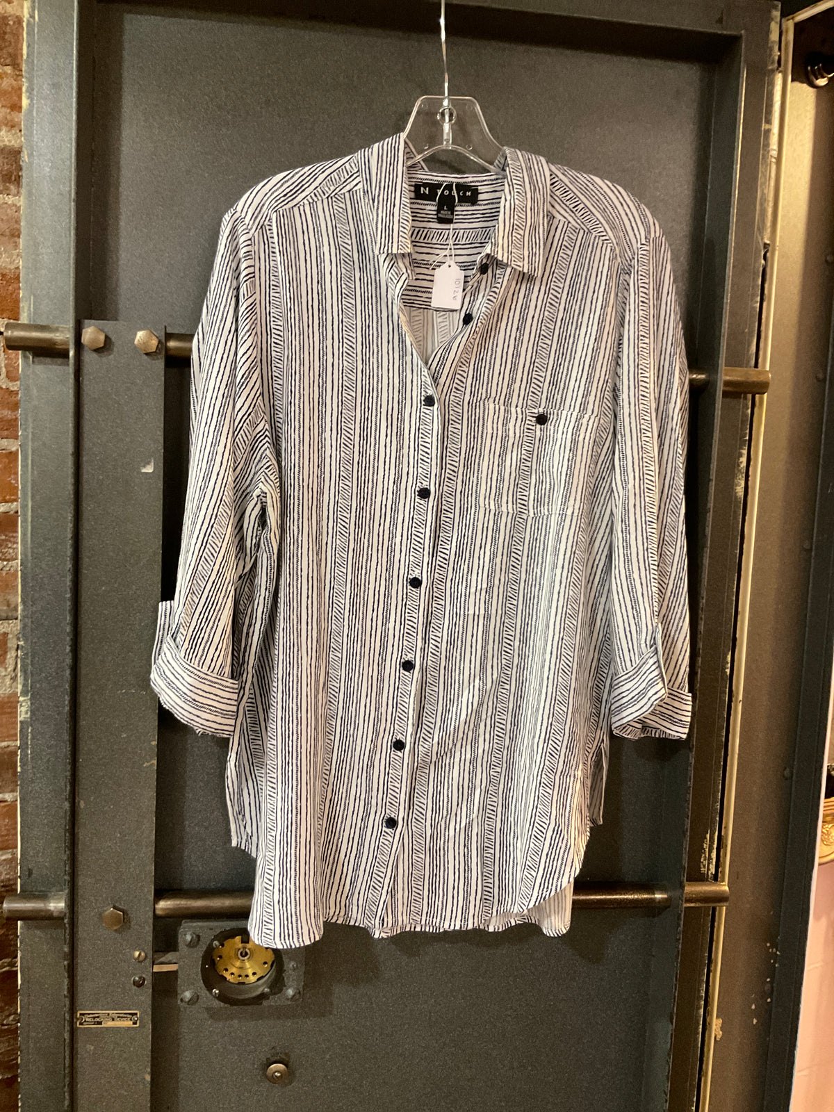 BLACK/WHITE PATTERN N TOUCH BUTTON DOWN LONG SLEEVE SHIRT L
