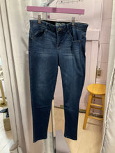 Load image into Gallery viewer, {{ClientCode}} dark WIT &amp; Wisdom JEANS, 6
