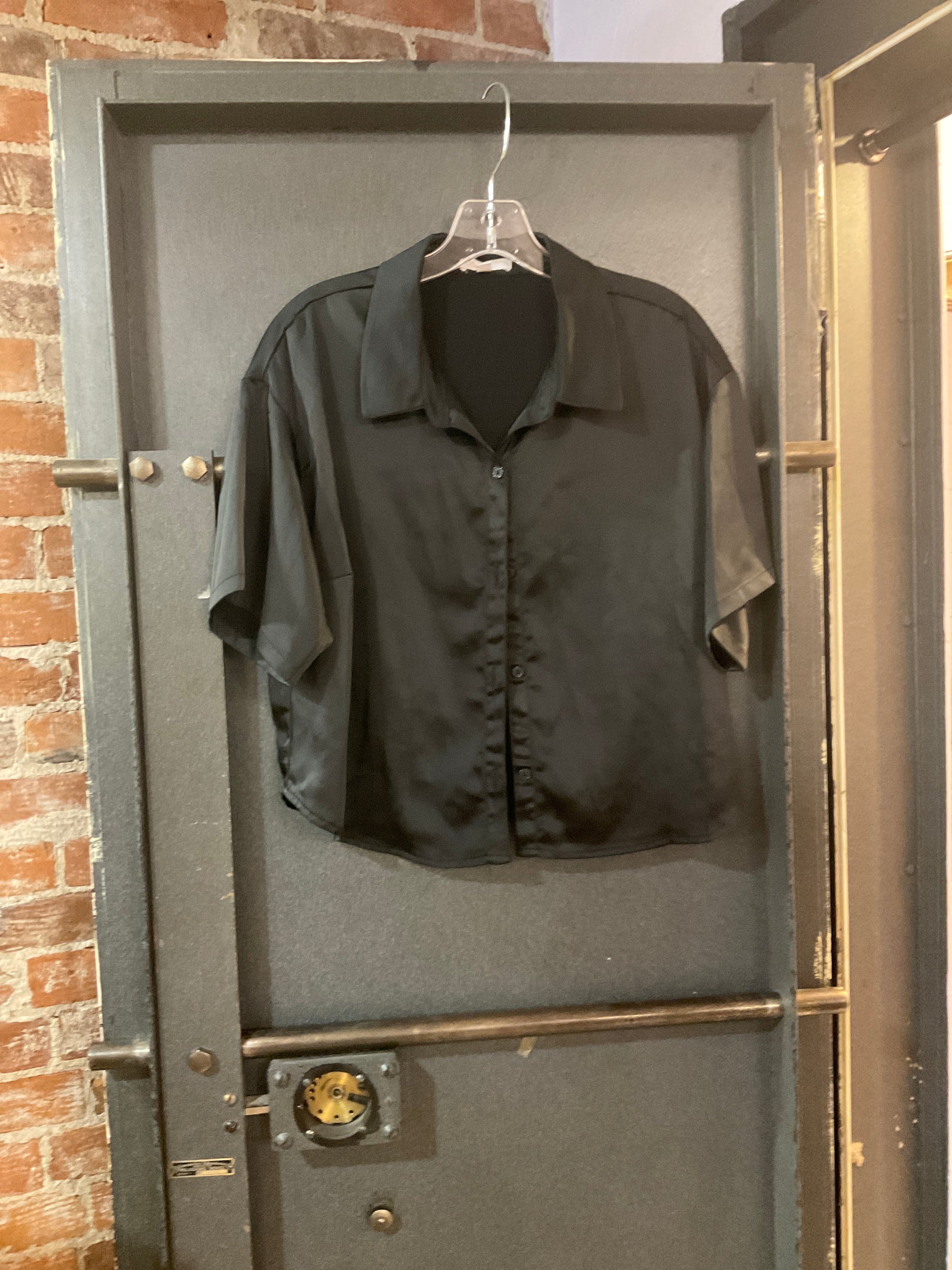 BLACK GB SHORT SLEEVE SHIRT XL