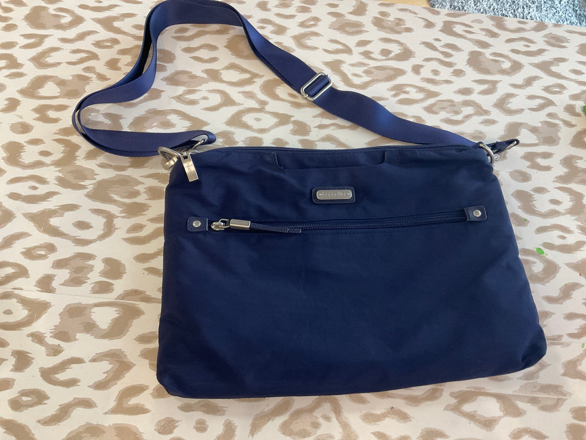 NAVY BAGGALLINI CROSSBODY