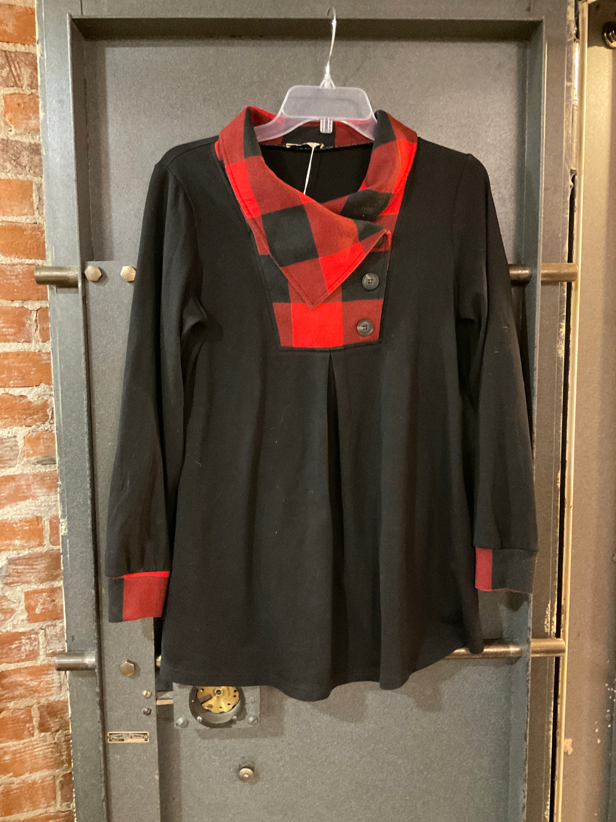 BLACK WITH BUFFALO PLAID TIMESON LONG SLEEVE SHIRT M