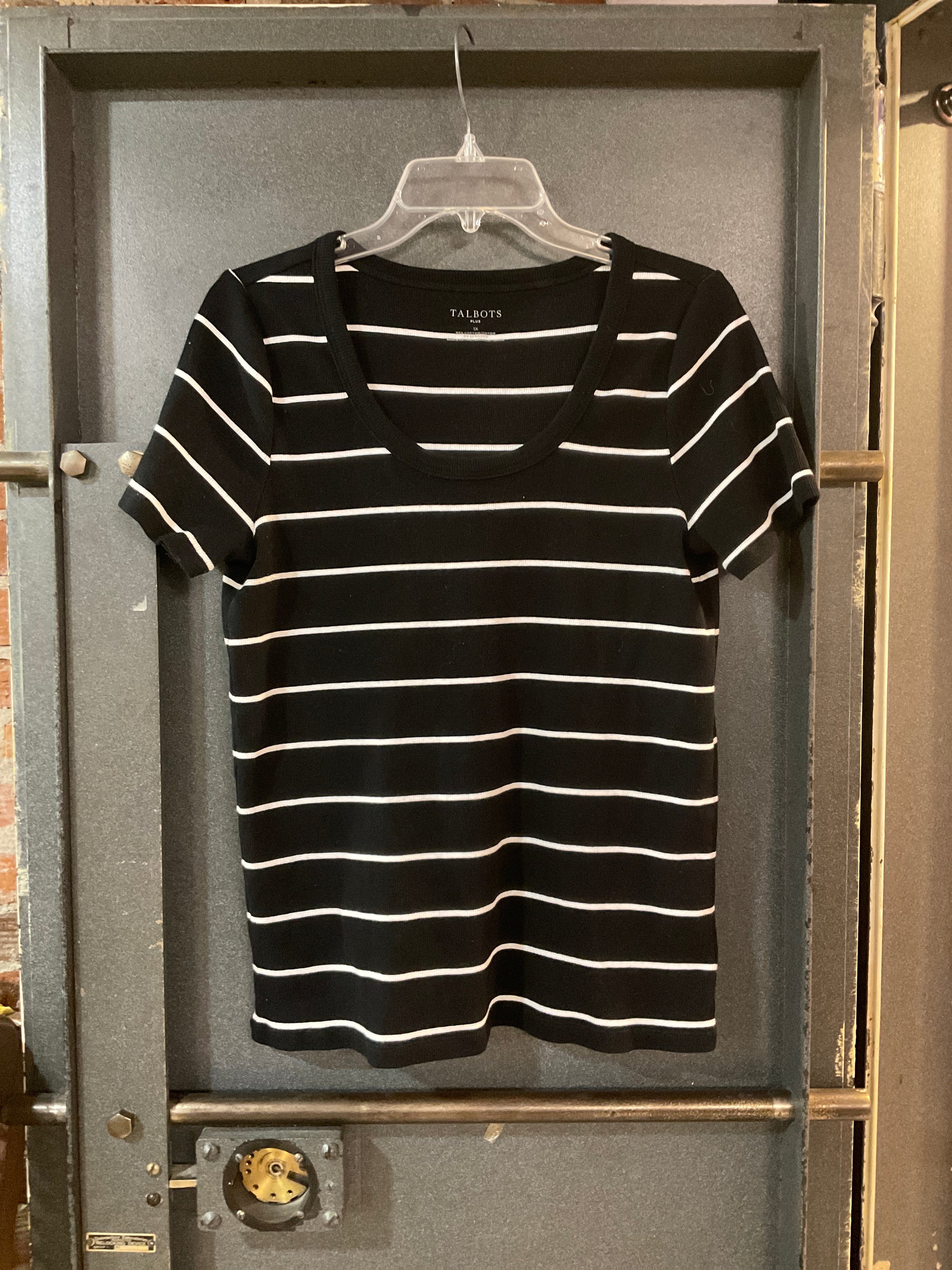 BLACK/WHITE STRIPE TALBOTS SHORT SLEEVE SHIRT 1XL