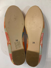 Load image into Gallery viewer, {{Client Code}} MULTI SOJOSHOES FLATS, 39
