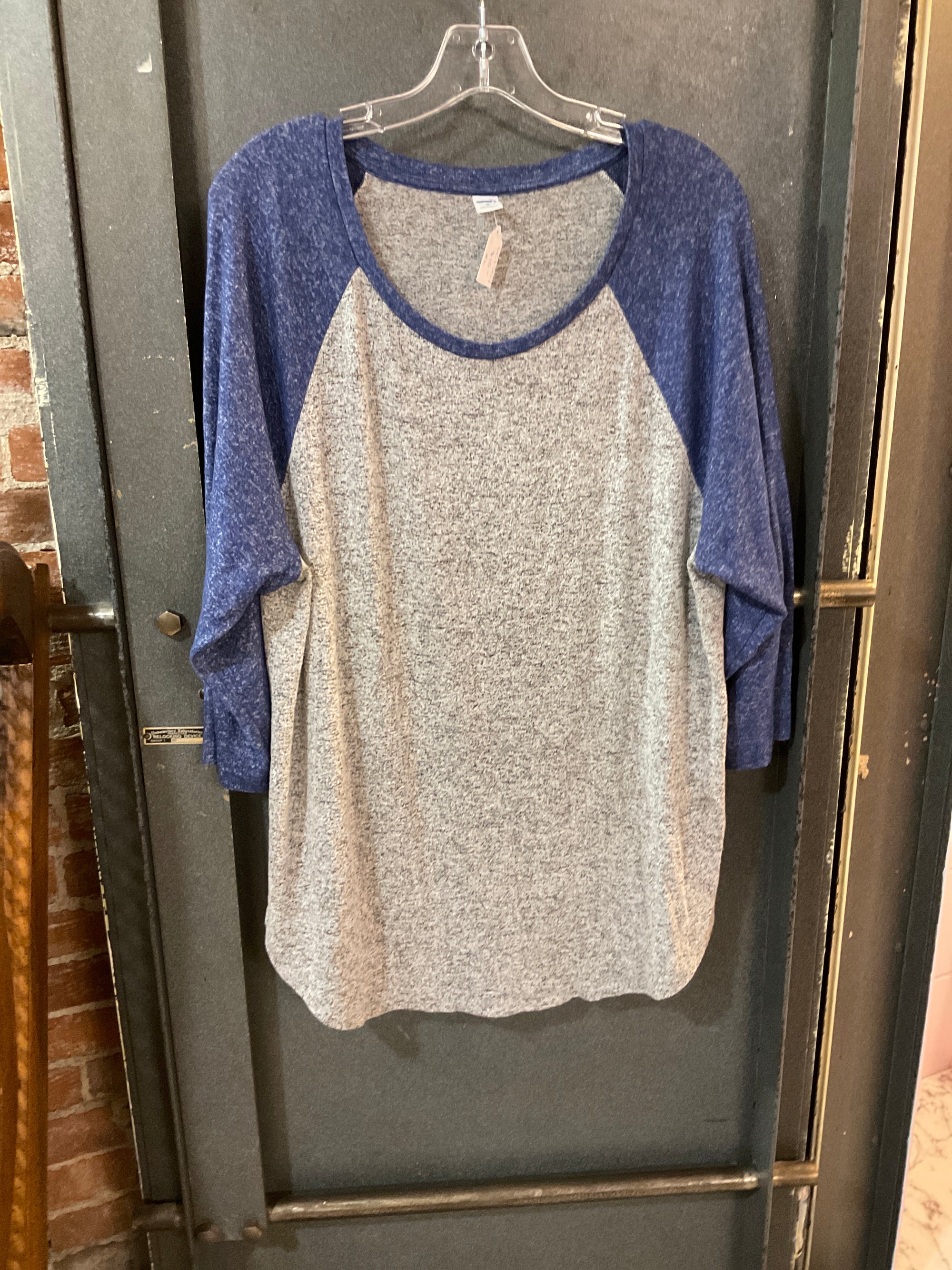 BLUE/GRAY STRIPE OLD NAVY LONG SLEEVE SHIRT XL