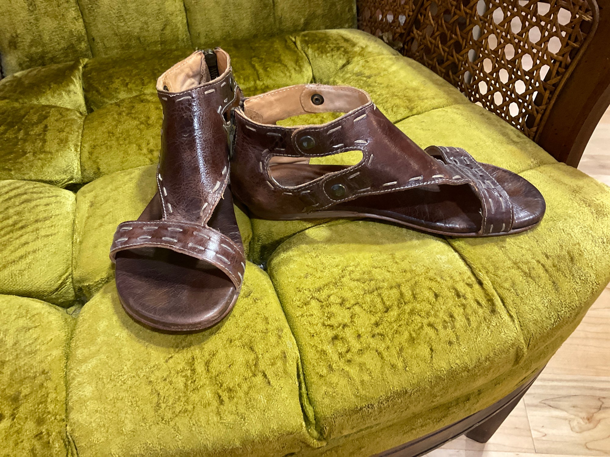 brwn BED/STU SANDAL 6