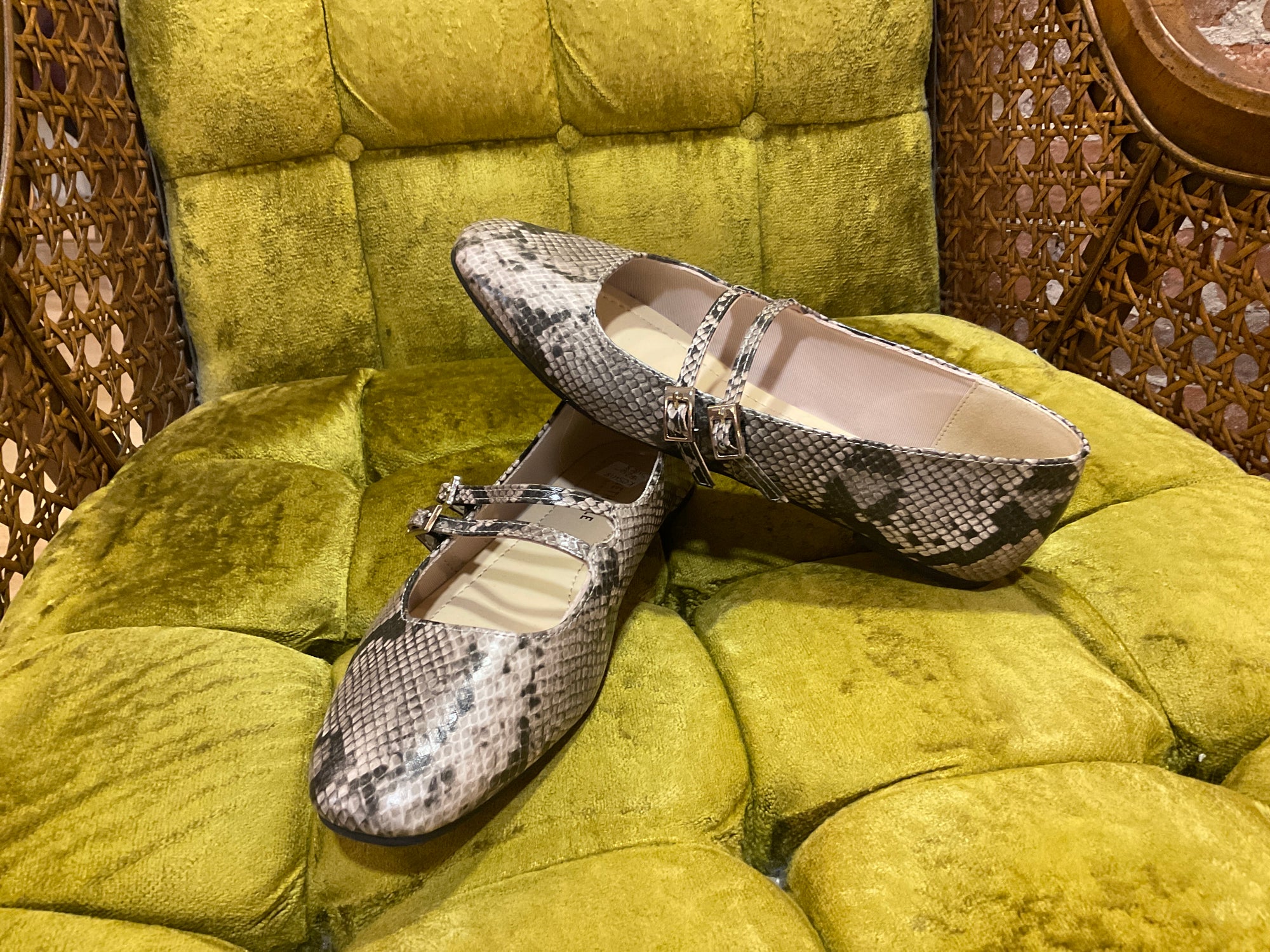 SNAKESKIN KENNETH COLE SHOE 8