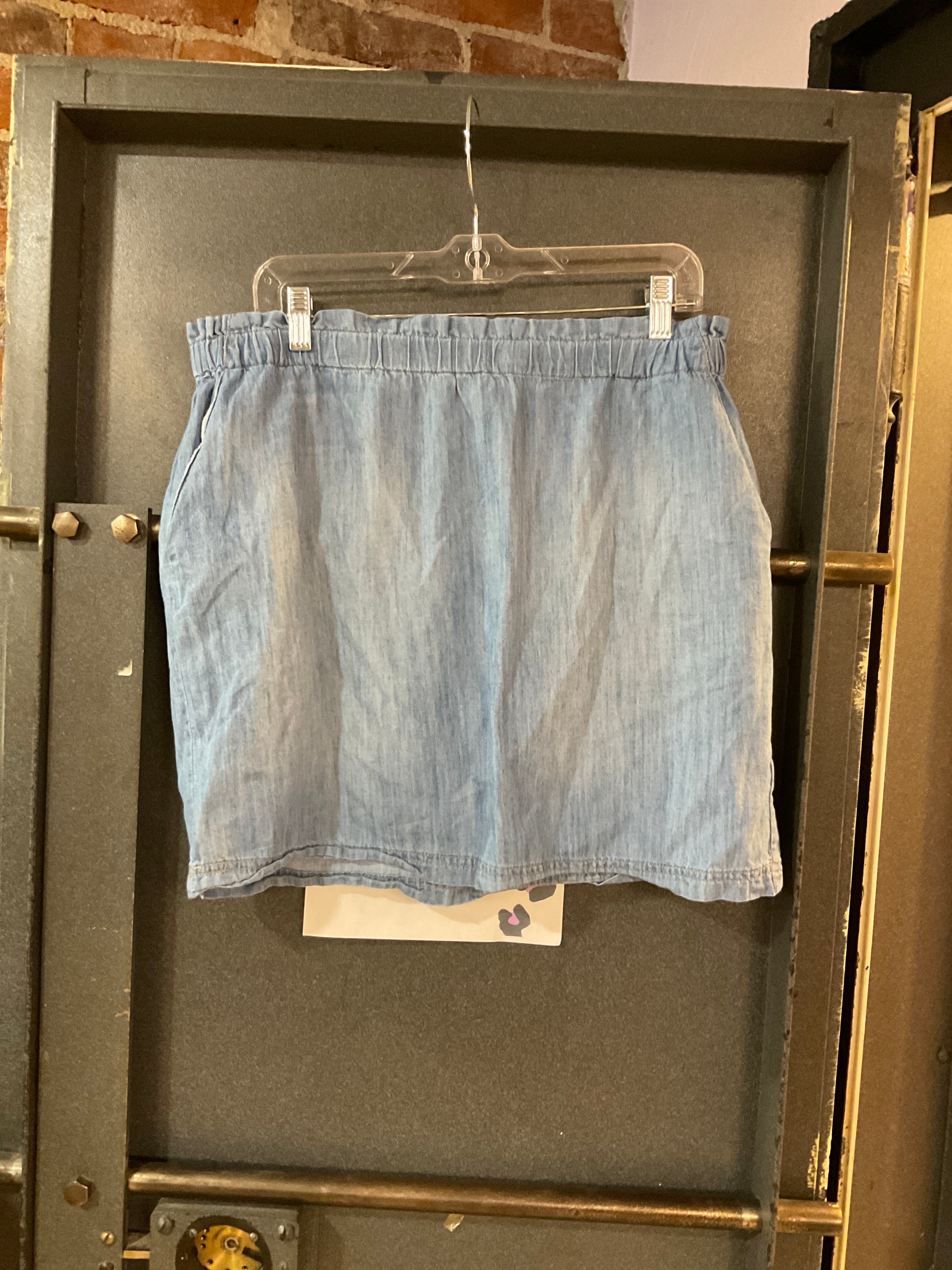 DENIM UNIVERSAL THREADS SKIRT L