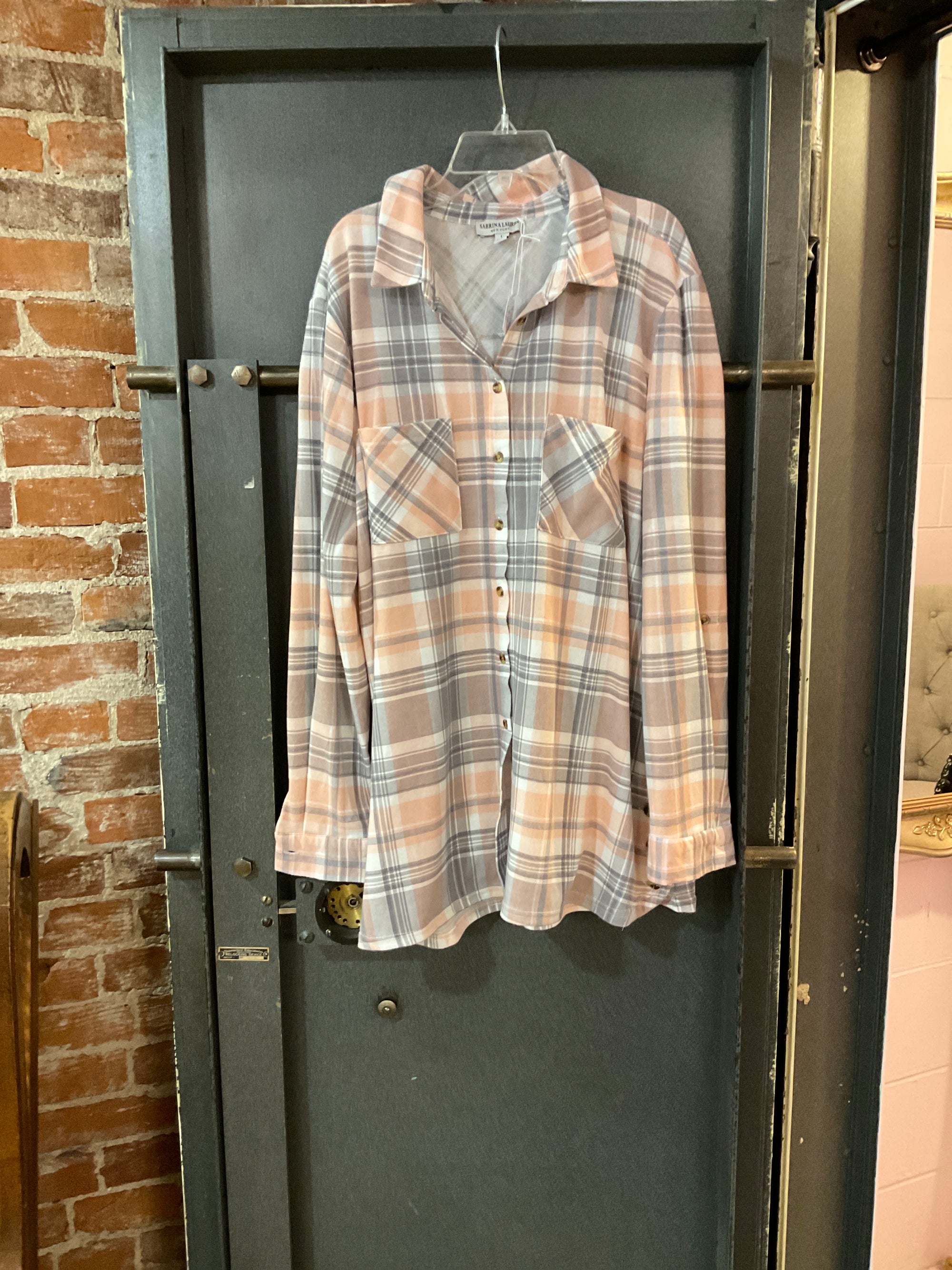 Pink pattern SABRINA LAUREN Button up flannel long sleeve L