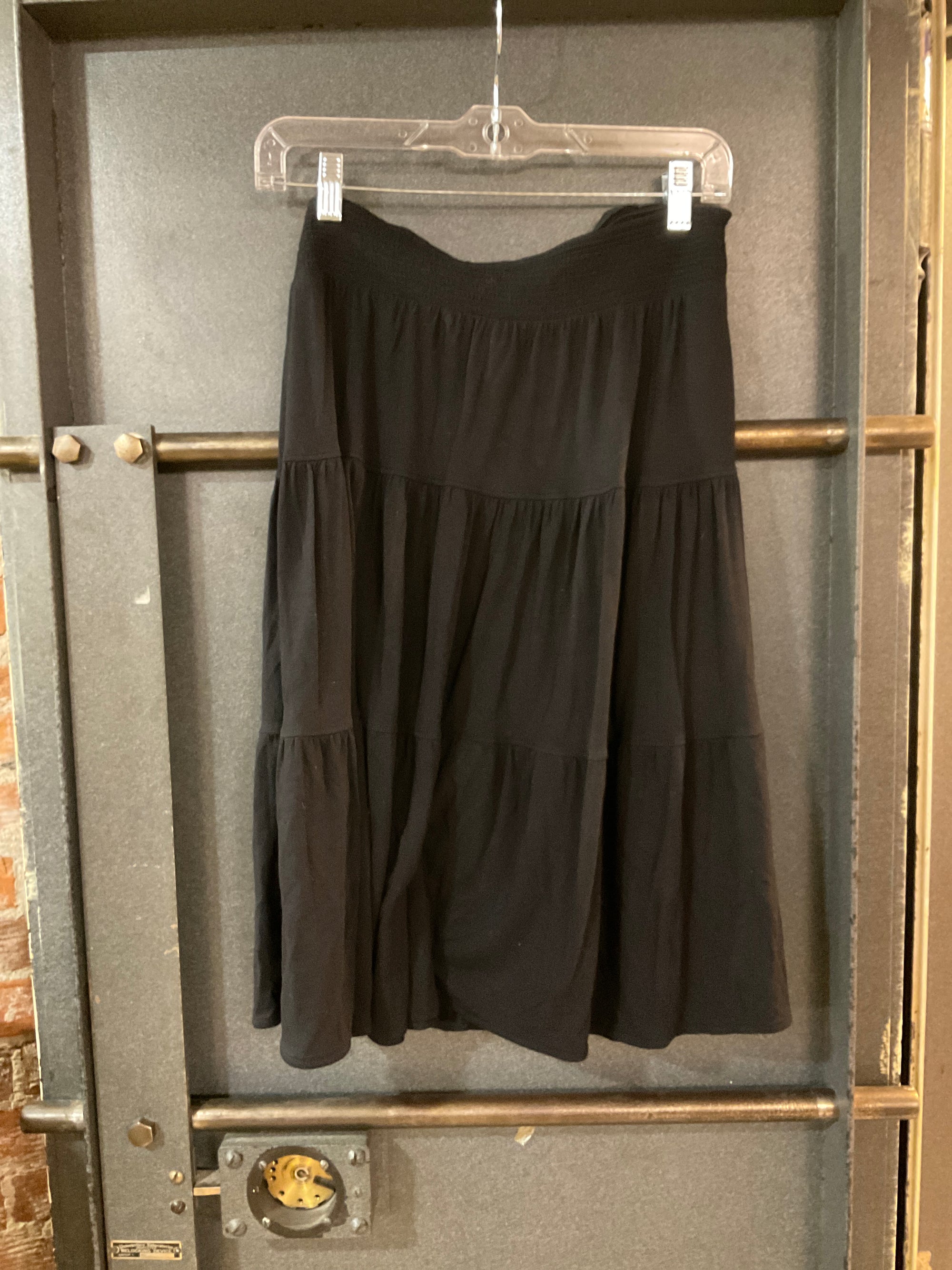 BLACK ST JOHNS BAY SKIRT L