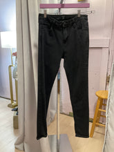 Load image into Gallery viewer, {{Client Code}} BLACCK JUST BLACK JEGGINGS, 29
