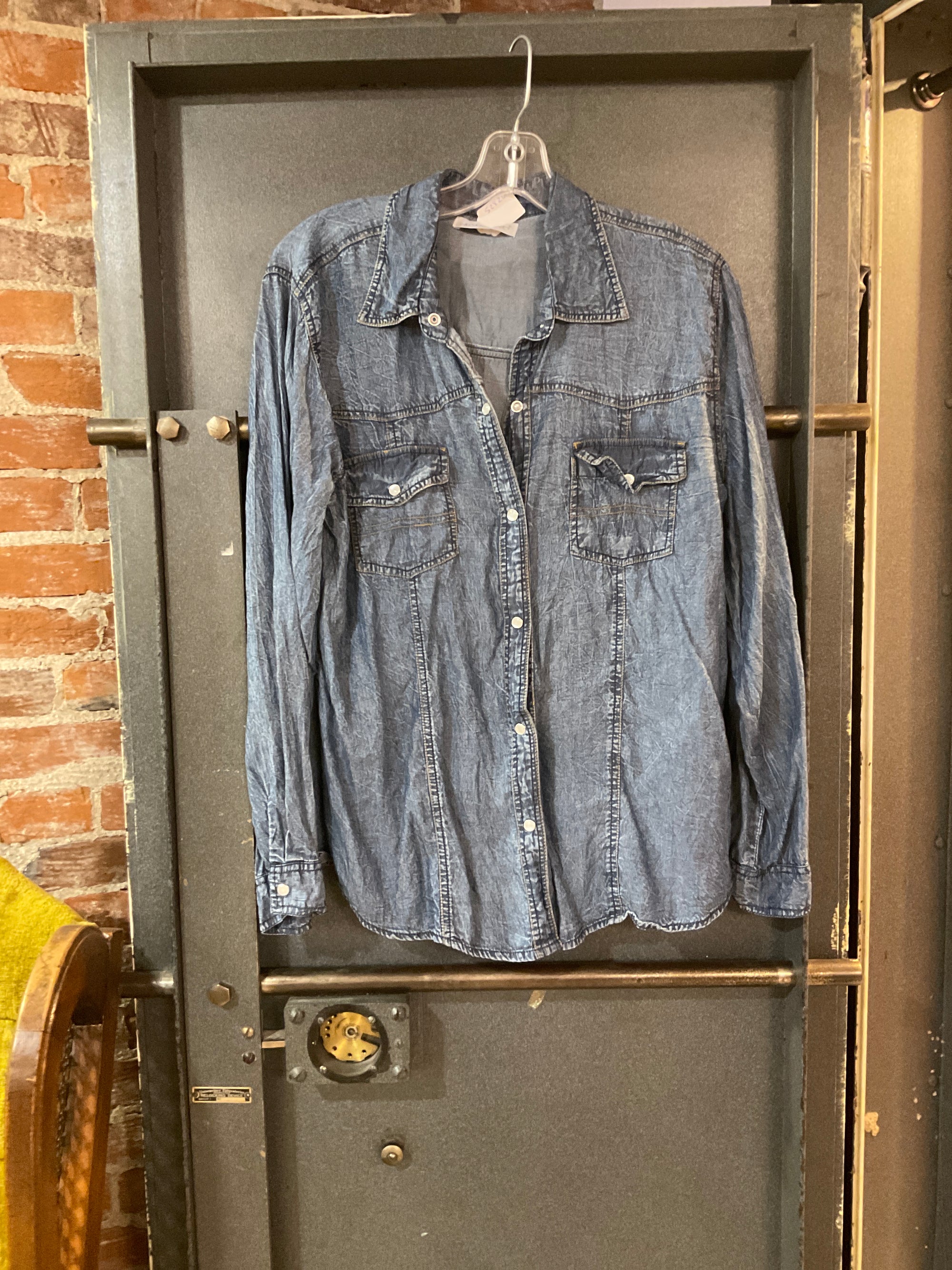 DENIM KEREN HART LONG SLEEVE SHIRT L