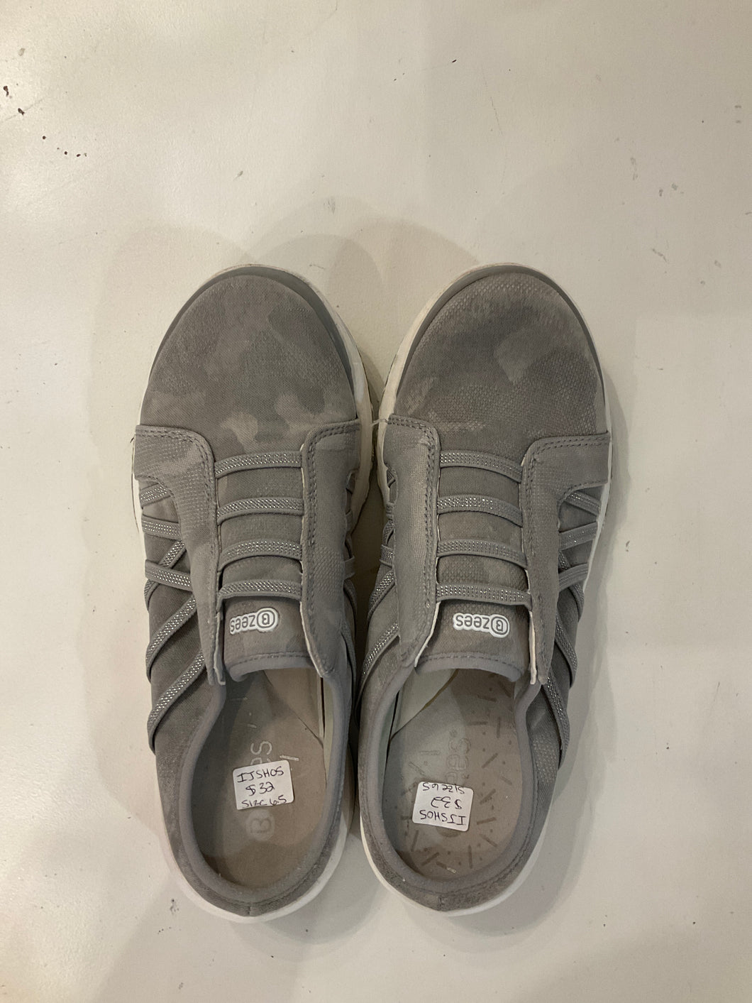 {{ClientCode}} GRAY zees SHOE, 6.5