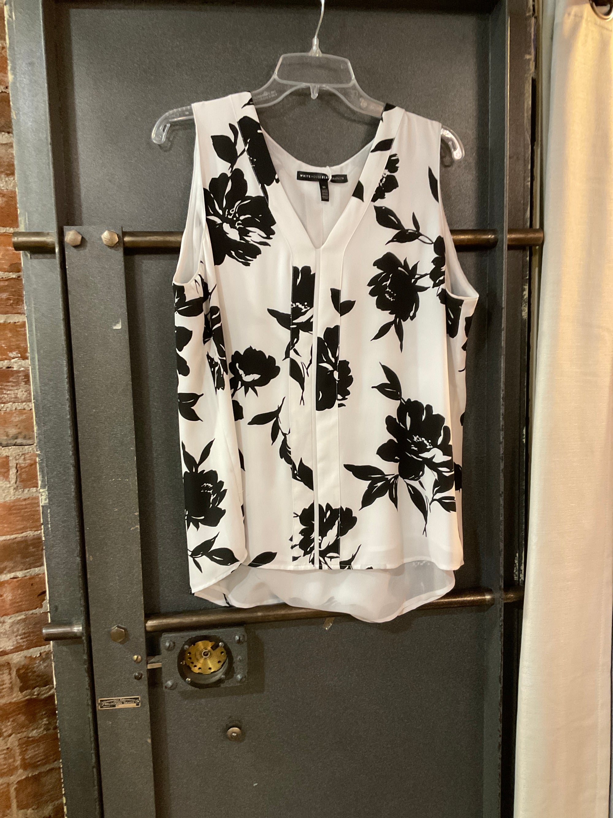 BLACK/WHITE FLORAL WHITE HOUSE BLACK MARKET TANK TOP 14
