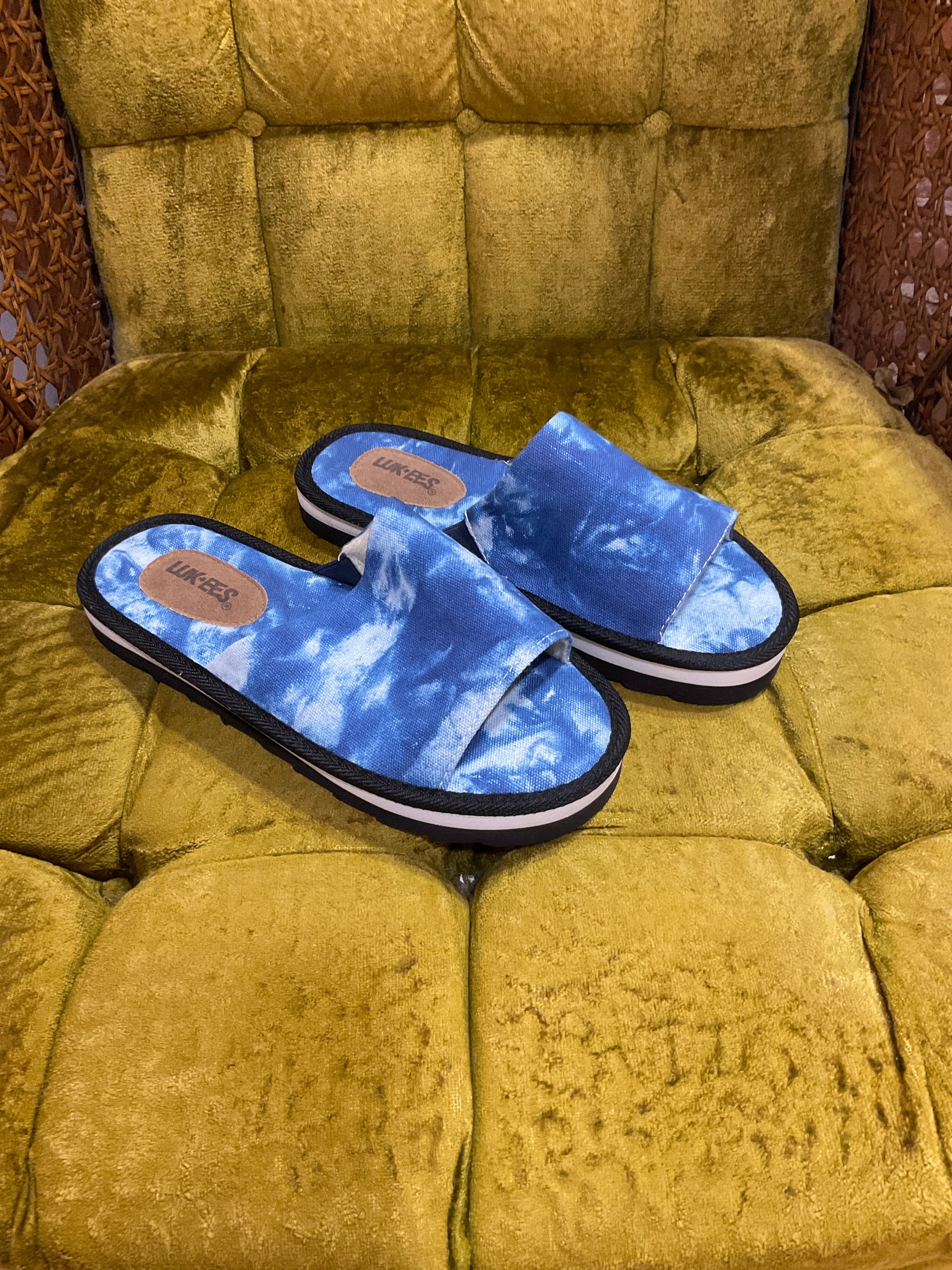BLUE MUK LUK SHOE 7