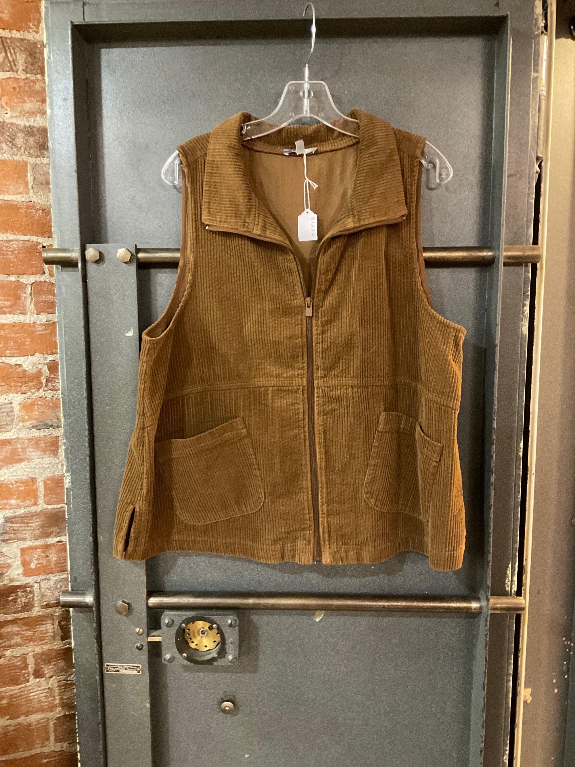 BROWN HABITAT VEST M