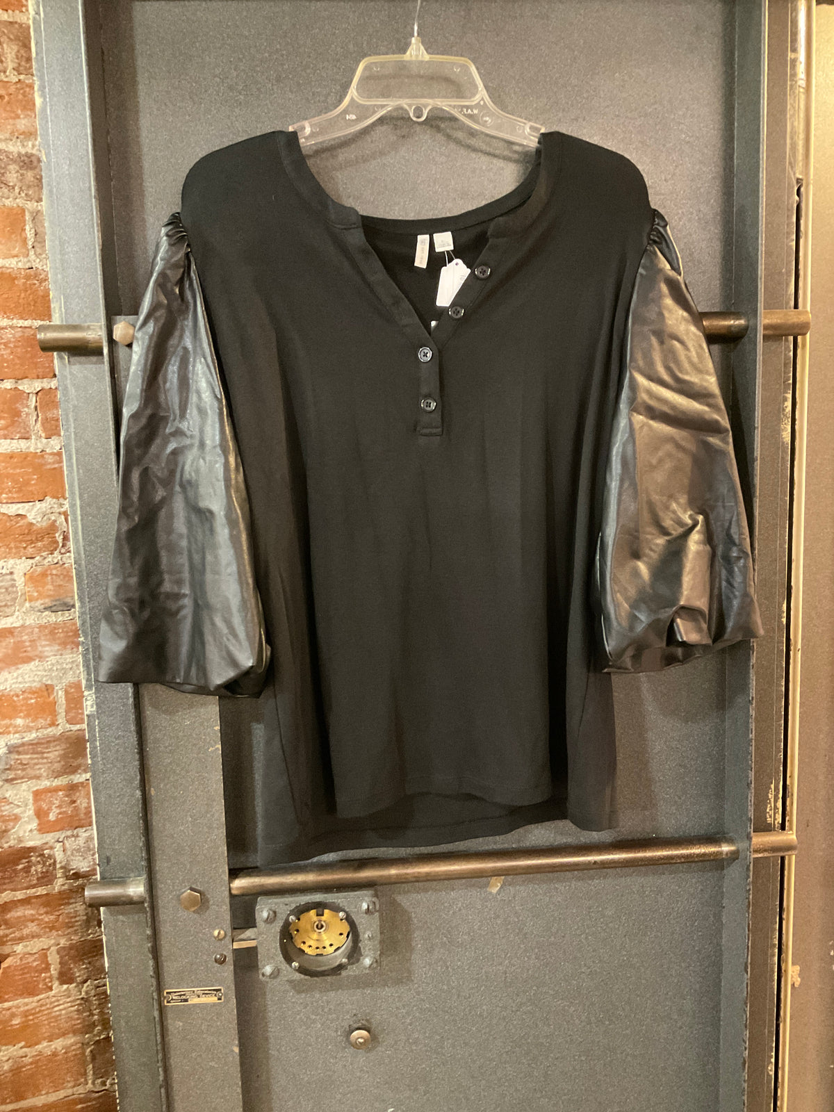 BLACK CATO LONG SLEEVE SHIRT L