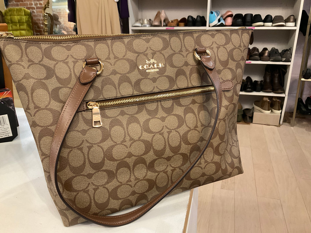 {{ClientCode}} BROWN COACH PURSE