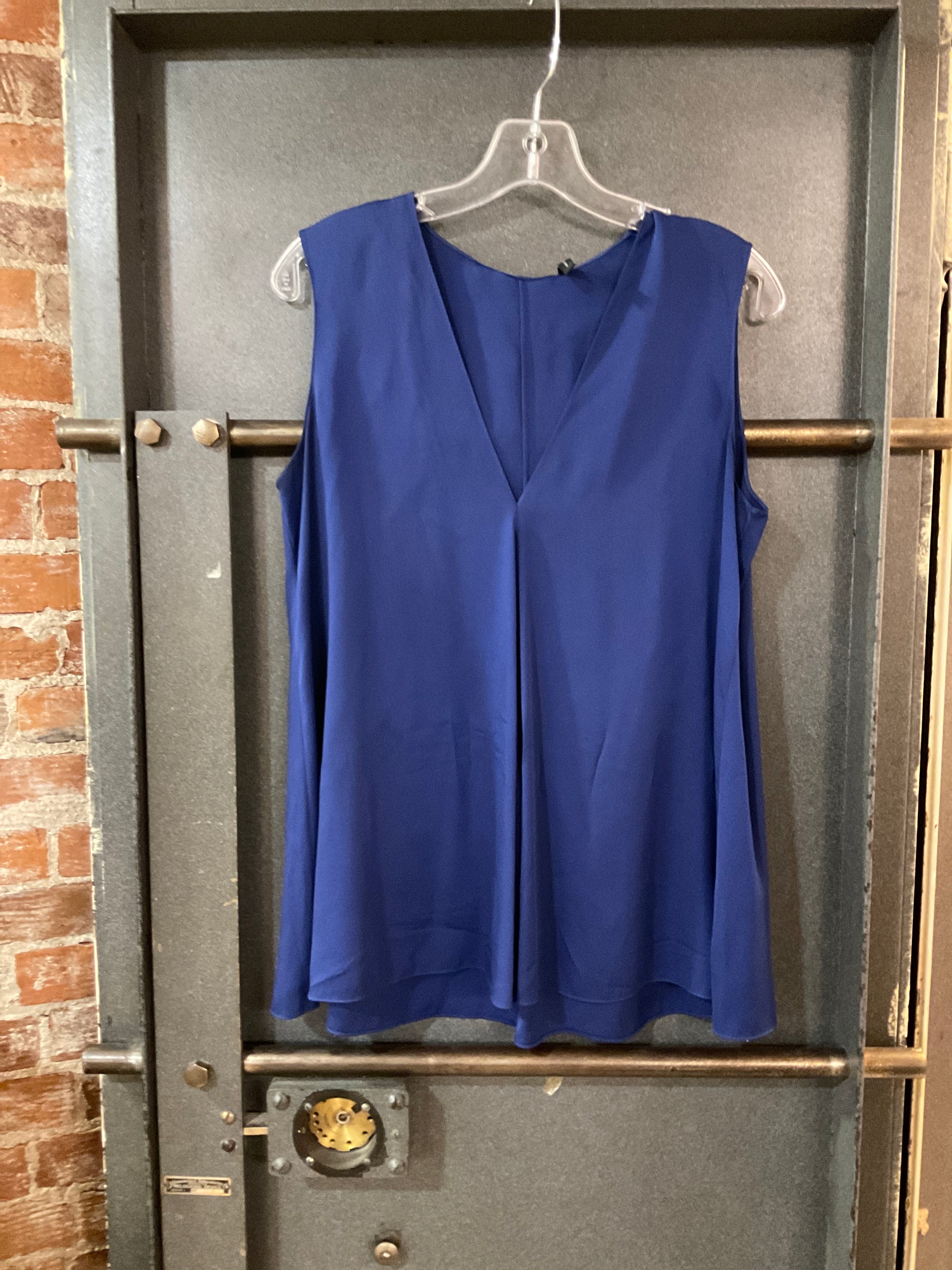 BLUE THEORY TANK TOP S