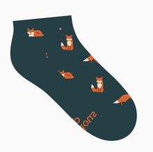 Load image into Gallery viewer, Conscious Step - Socks that Save Foxes - Ankle
