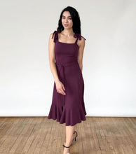 Load image into Gallery viewer, Elegantees Aspen Dress
