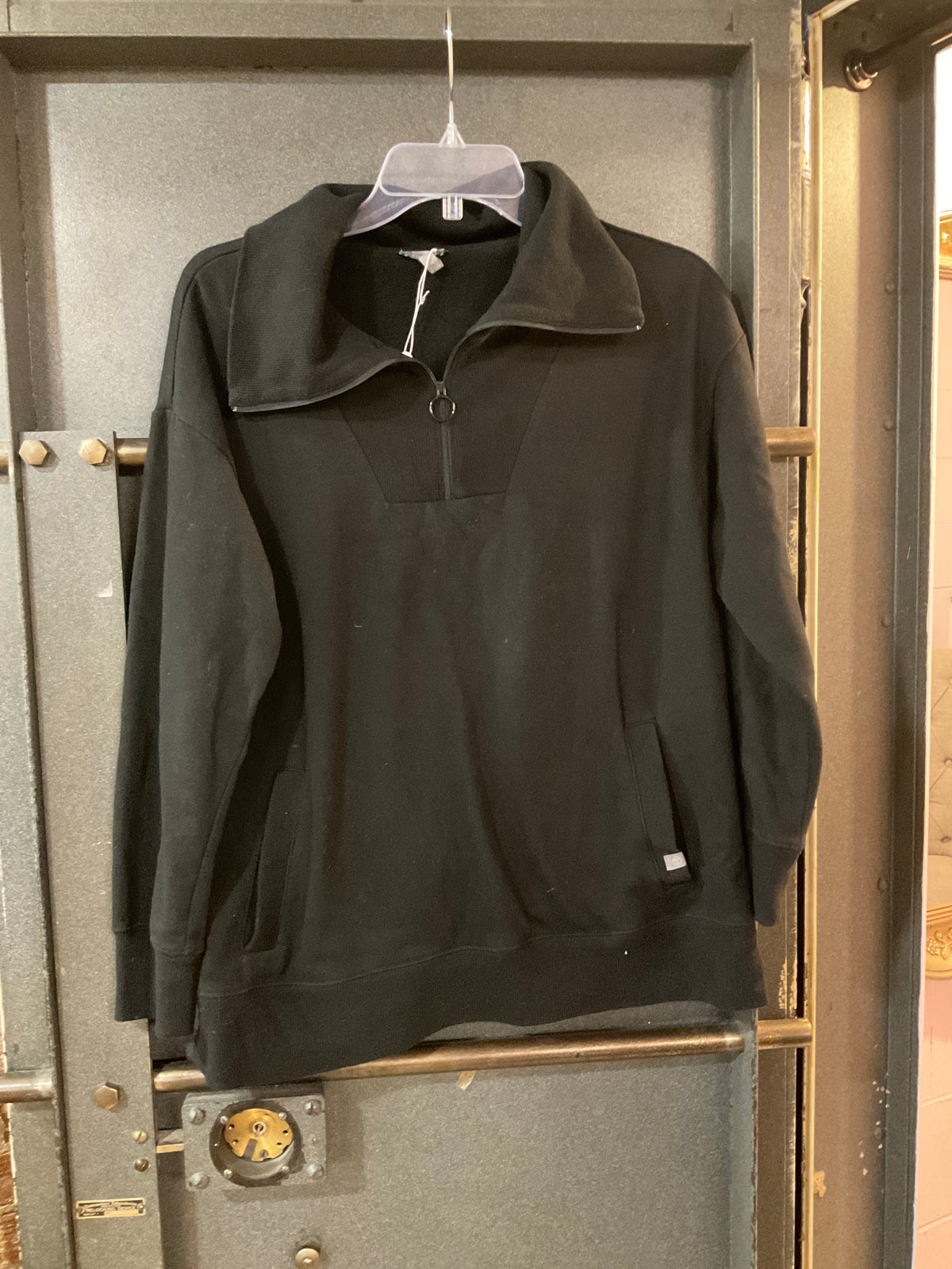 BLACK TALBOTS LONG SLEEVE SHIRT M
