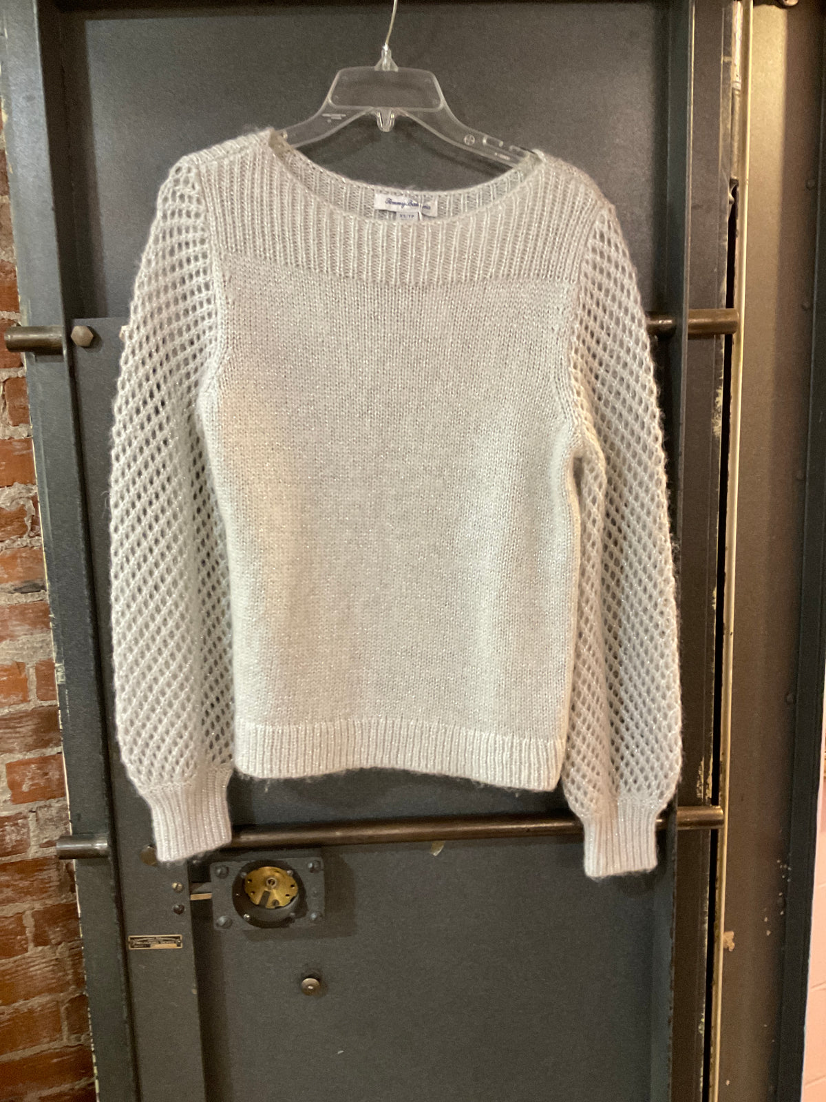 GRAY TOMMY BAHAMA SWEATER XS