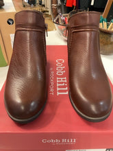 Load image into Gallery viewer, BROWN COBB HILL ANKLE BOOTS 6.5
